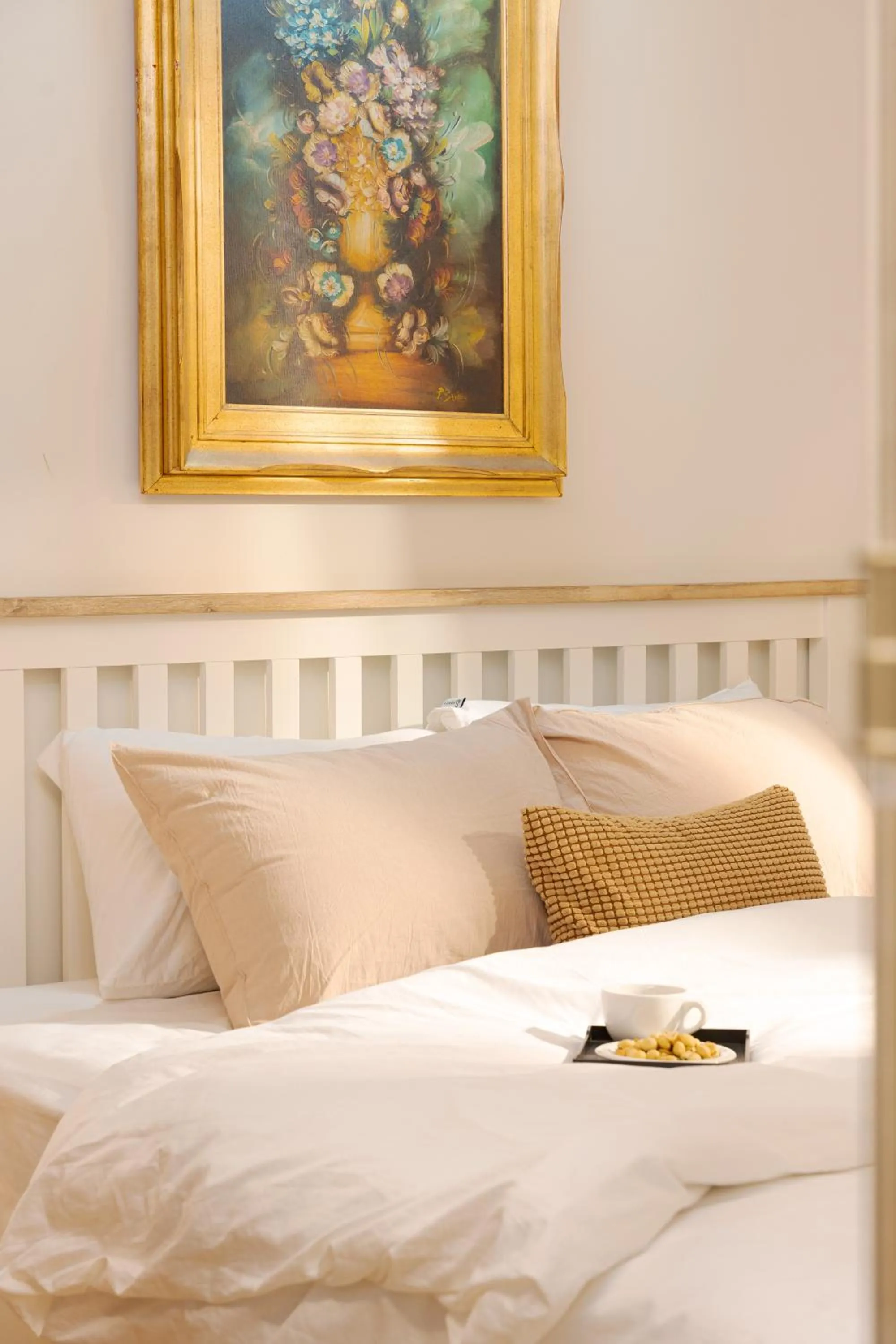 Bed in Éclectique Hanoi Homestay