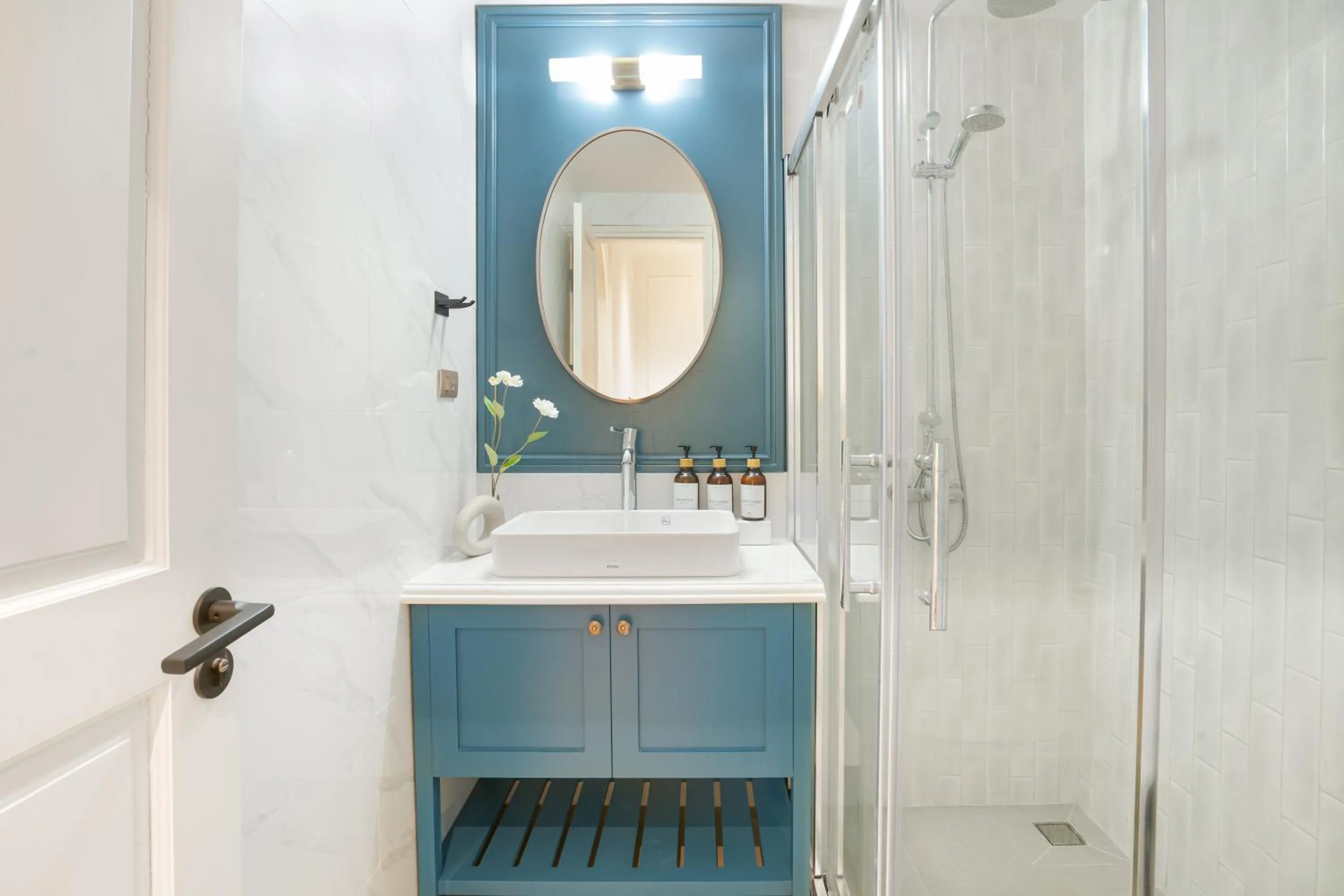 Shower in Éclectique Hanoi Homestay