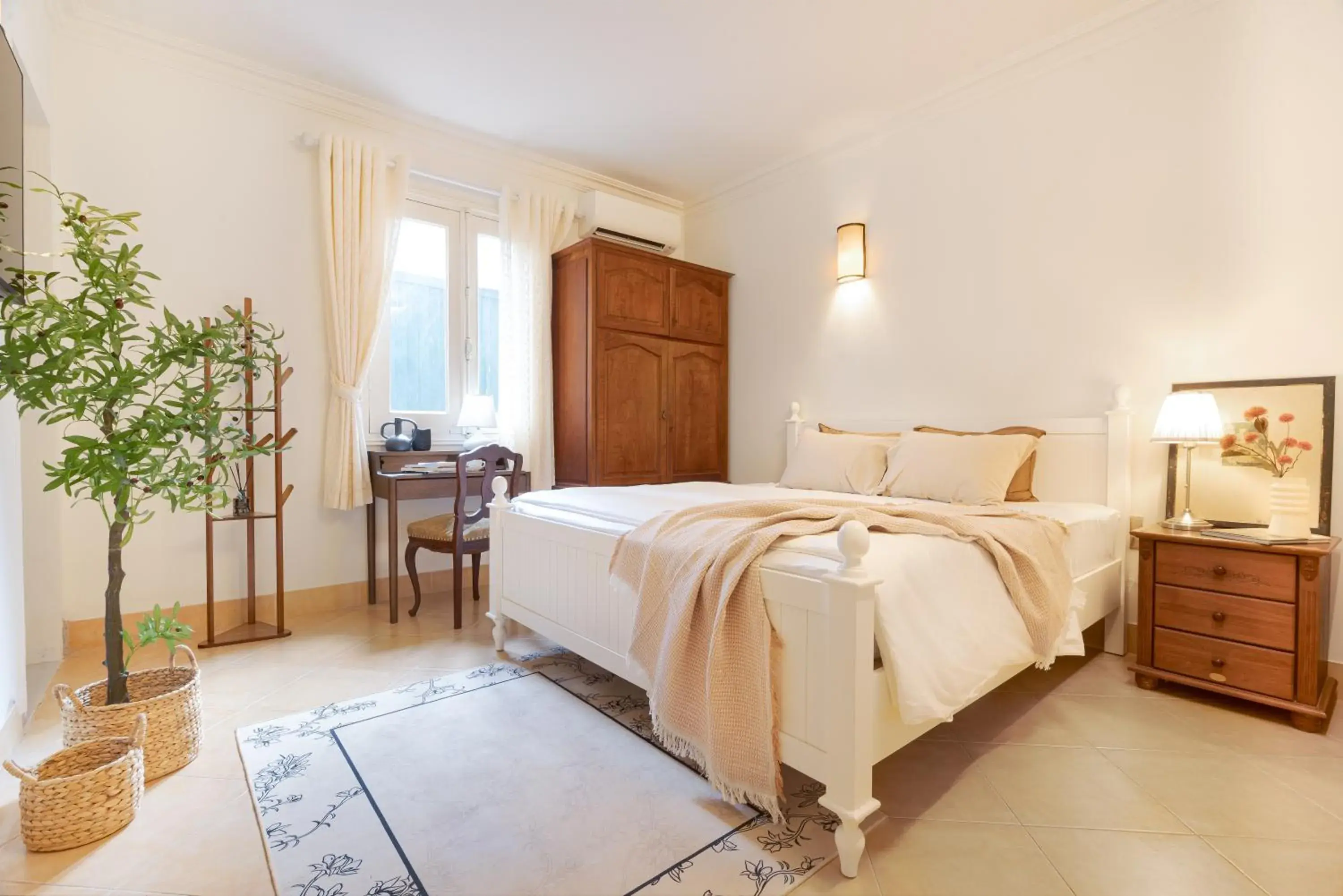 Double Room - single occupancy in Éclectique Hanoi Homestay Double Room - single occupancy in Éclectique Hanoi Homestay