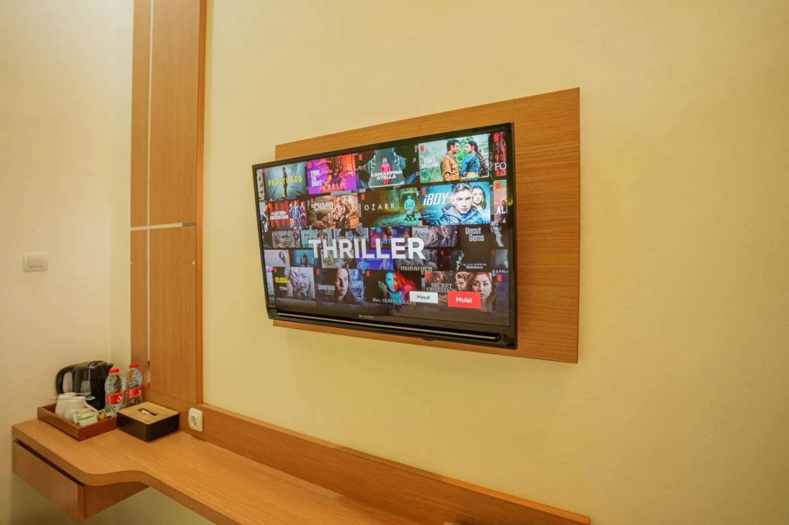 TV and multimedia in The Cabin Hotel Lovina Bali