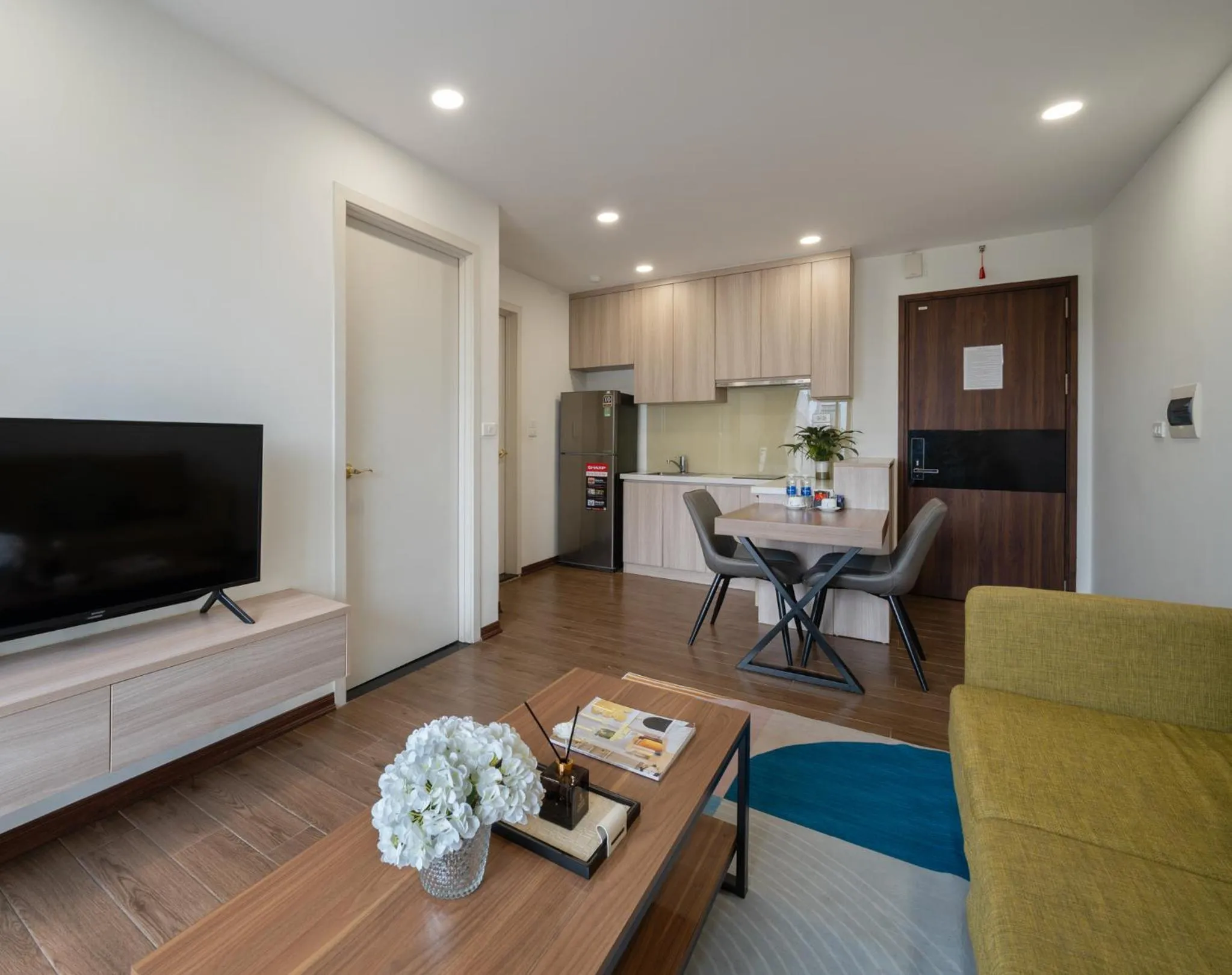 Dining area in Luxe Paradise Hotel Nguyen Khac Hieu