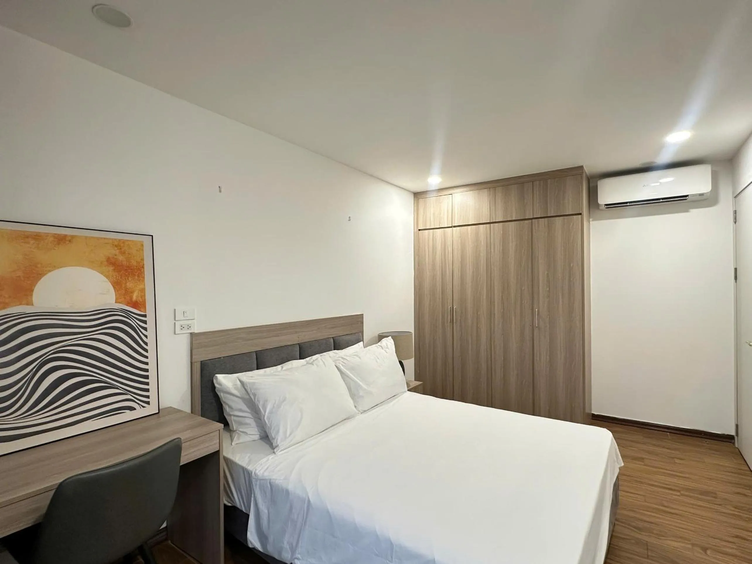 Bed in Luxe Paradise Hotel Nguyen Khac Hieu