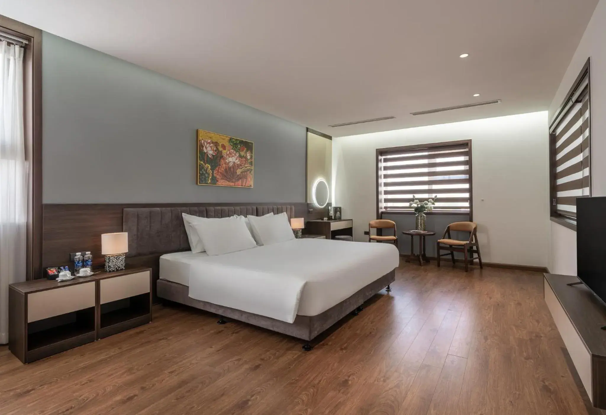 Deluxe Double Room in Luxe Paradise Hotel Nguyen Khac Hieu Deluxe Double Room in Luxe Paradise Hotel Nguyen Khac Hieu