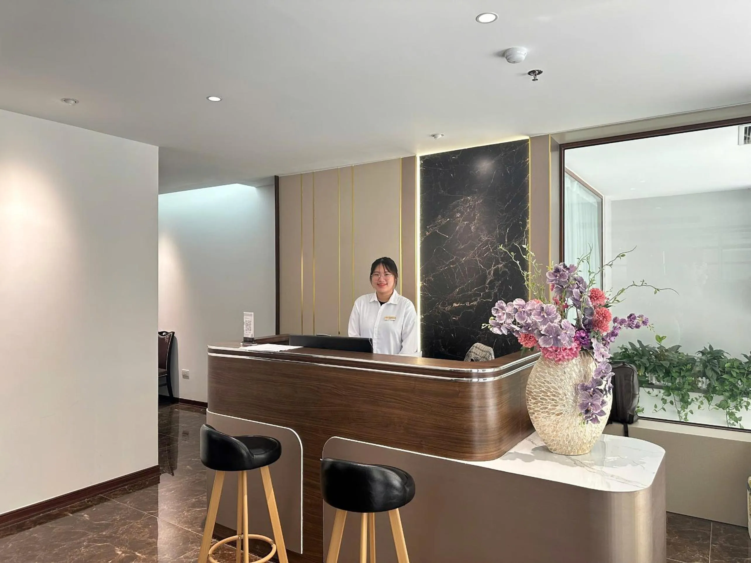 Lobby or reception in Luxe Paradise Hotel Nguyen Khac Hieu