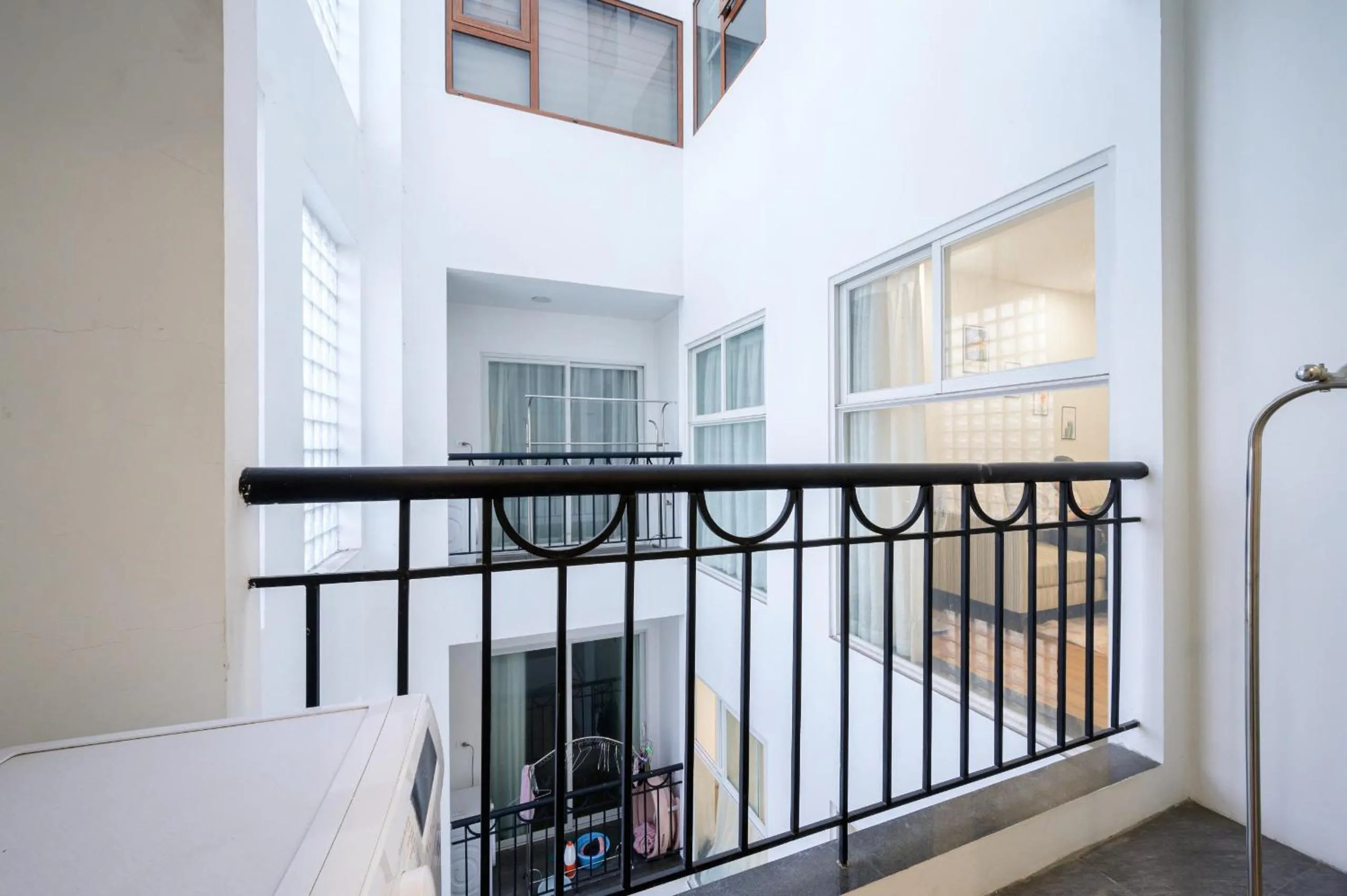 View (from property/room), Bed in Luxe Paradise Hotel Nguyen Khac Hieu