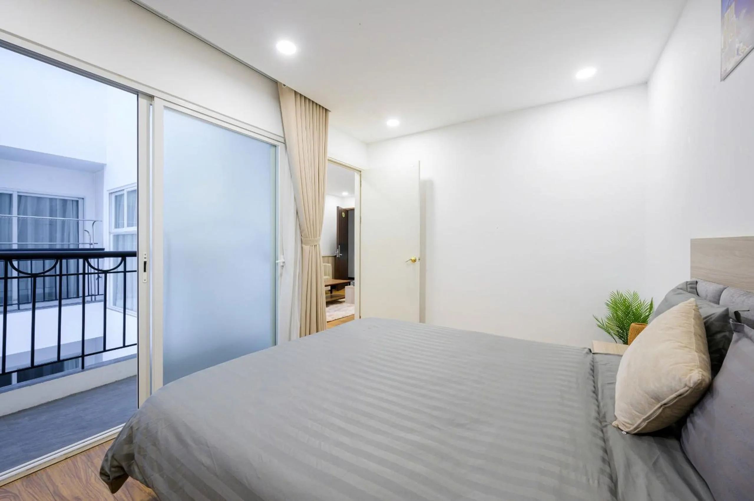 Bed in Luxe Paradise Hotel Nguyen Khac Hieu