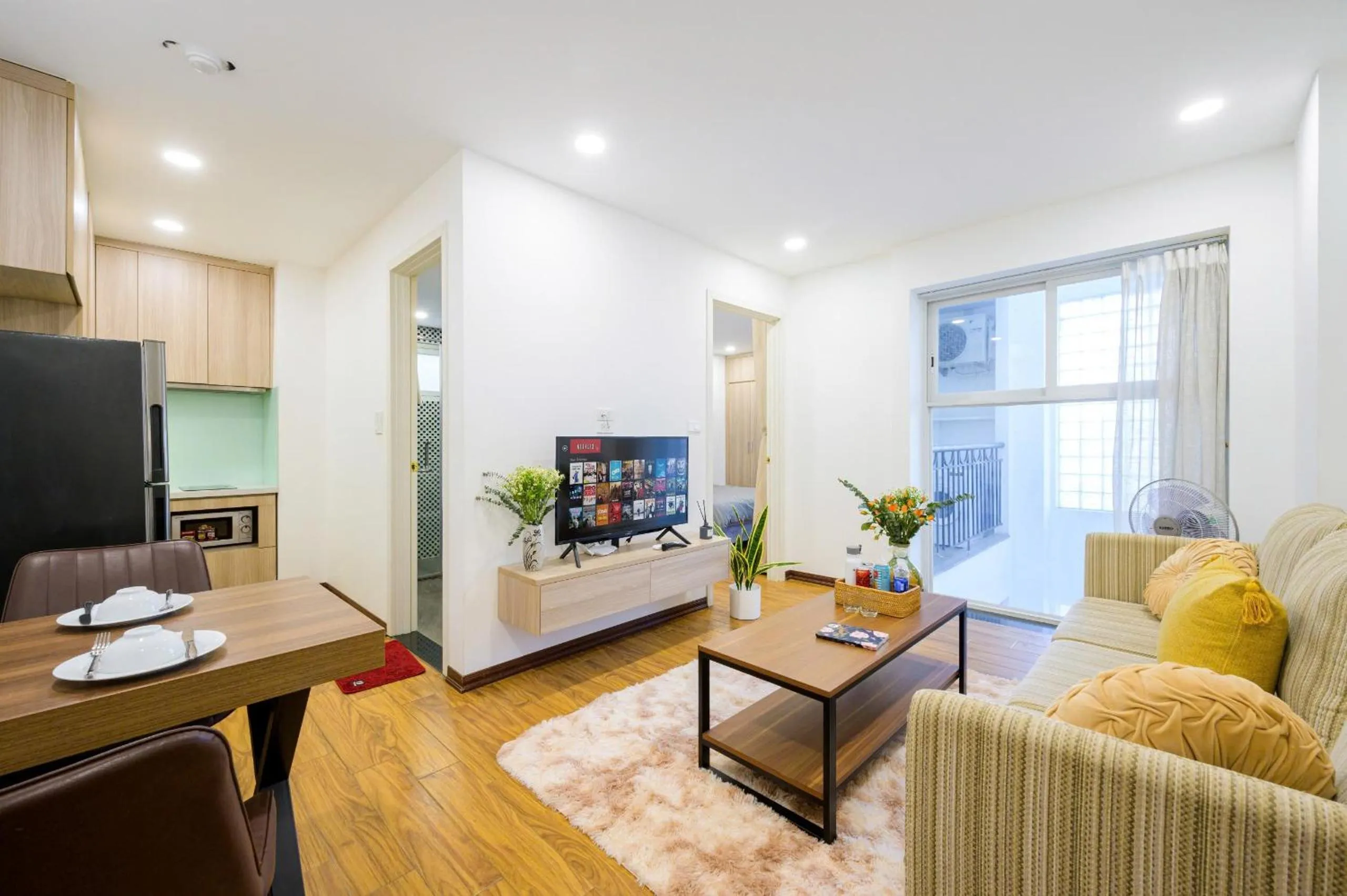 TV and multimedia in Luxe Paradise Hotel Nguyen Khac Hieu