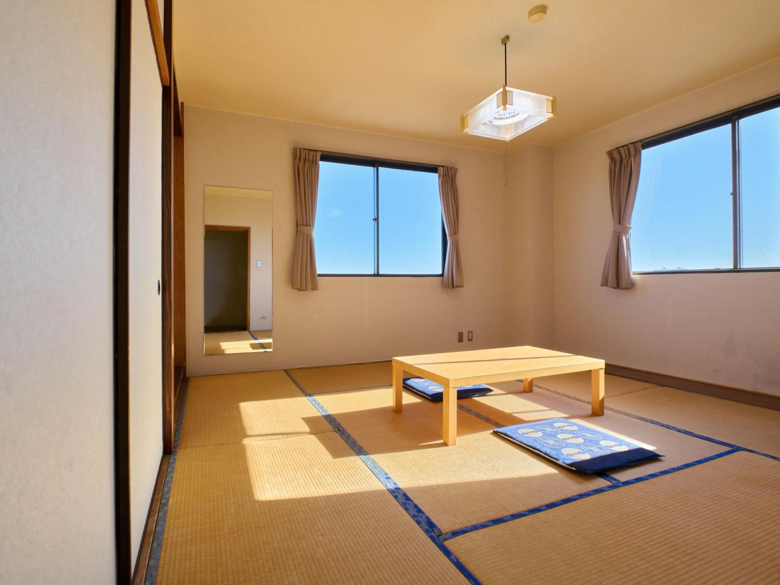 Photo of the whole room in Hotel Toko