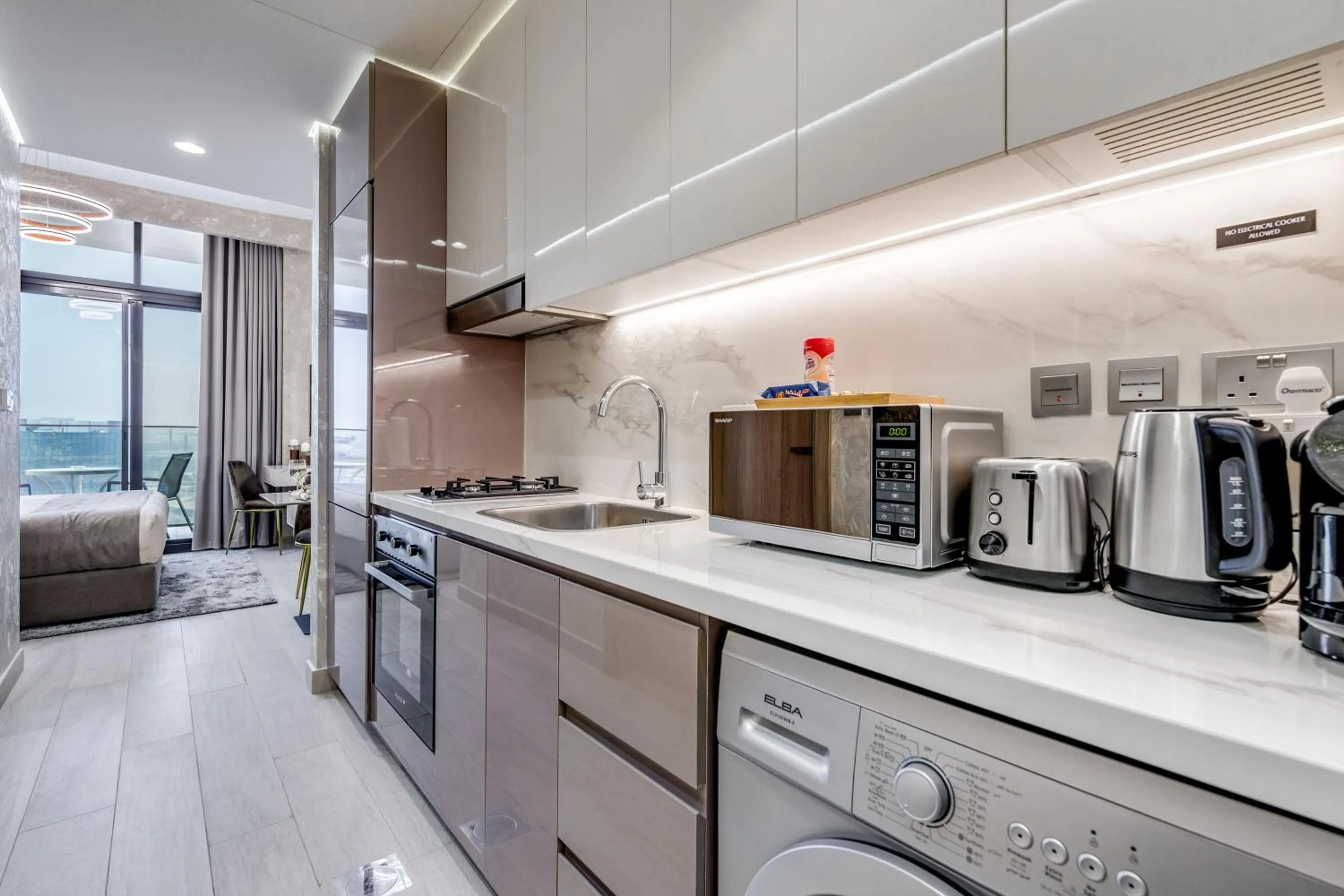 Kitchen or kitchenette in GLOBALSTAY Azizi Riviera 48