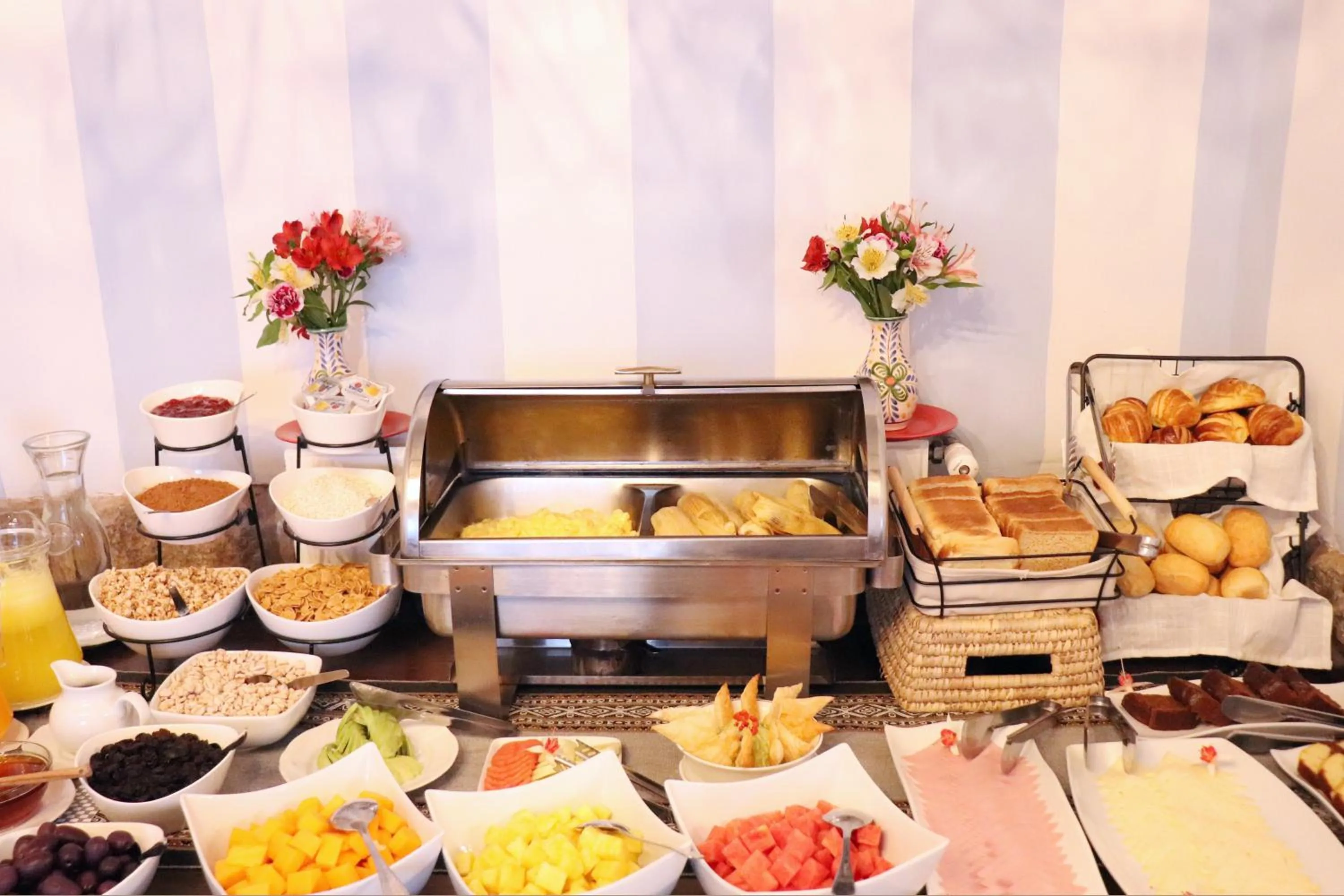 Breakfast in Quinta San Blas by Ananay Hotels