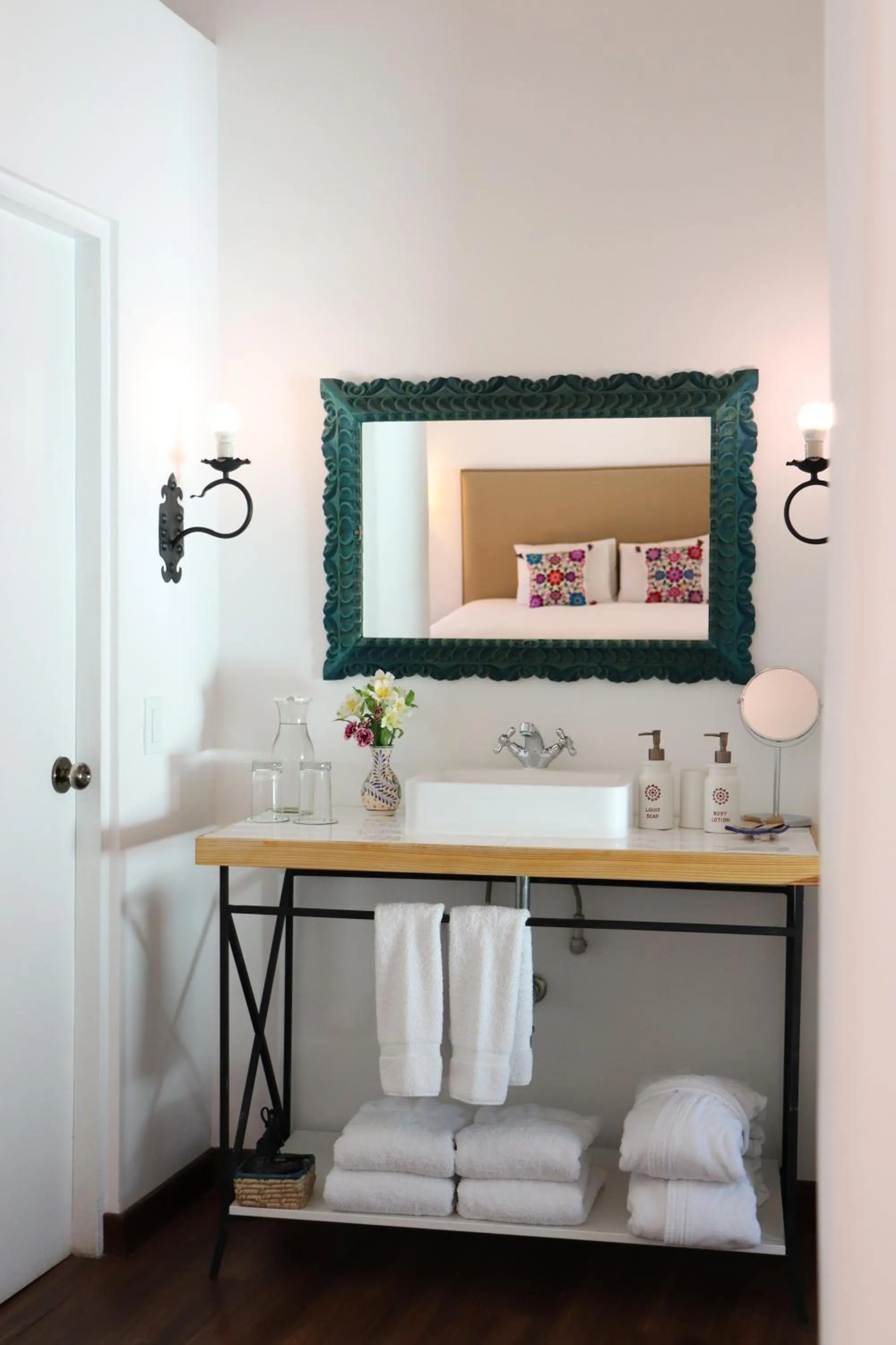 Shower in Quinta San Blas by Ananay Hotels