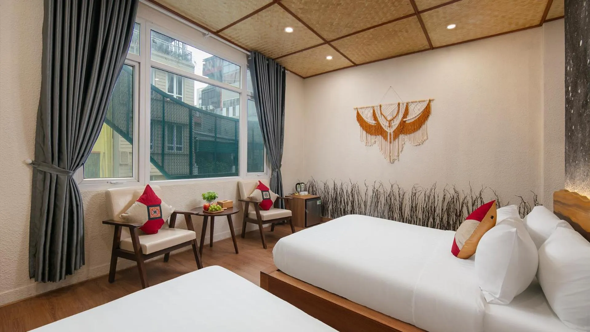 Quiet street view, Bed in Wanderlust Station Hostel