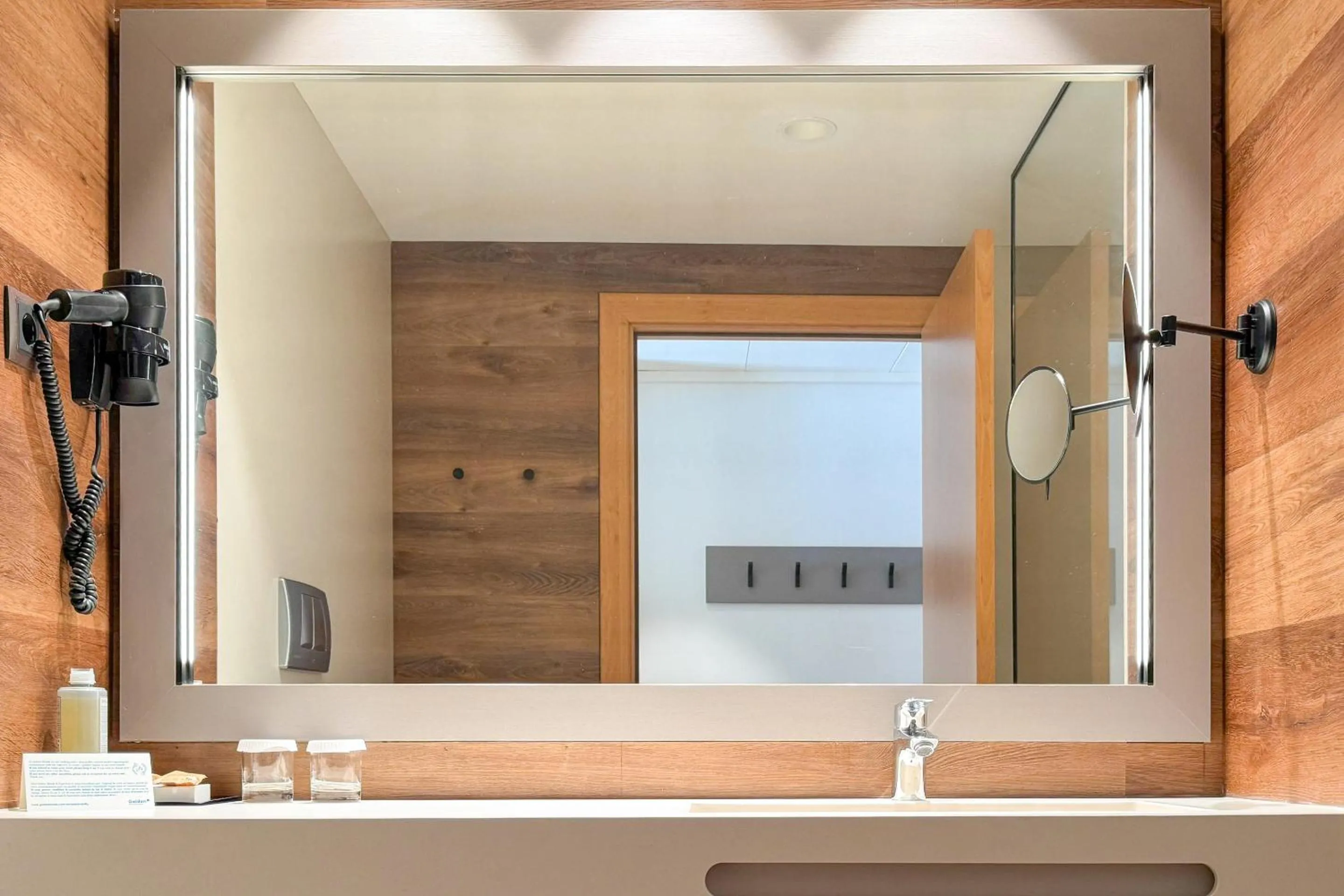 Shower in Golden Bahía de Tossa & Spa 4* Sup.