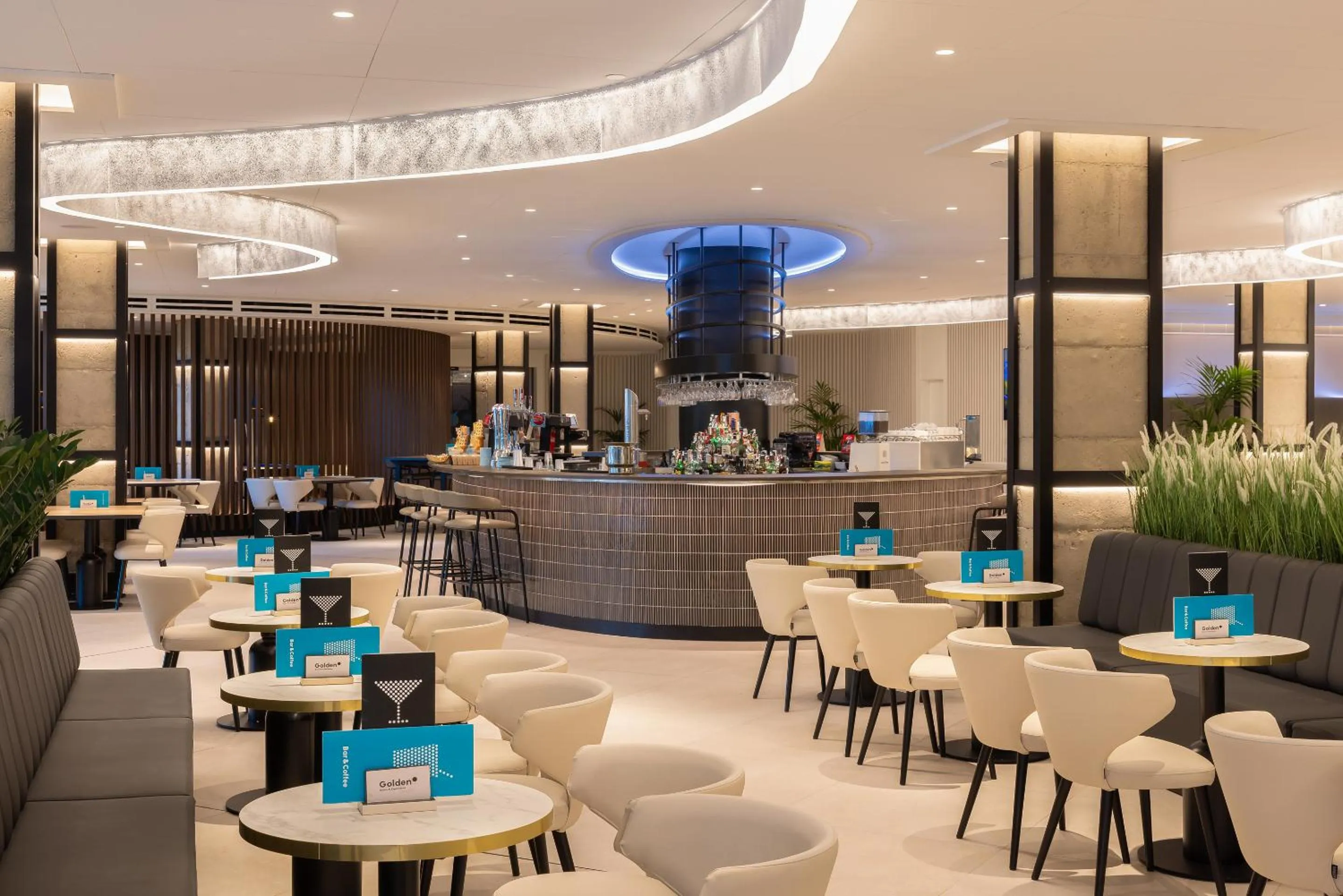 Lounge or bar in Golden Bahía de Tossa & Spa 4* Sup.