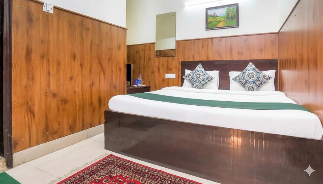 Bed in Shri Sai Guest House - Opp Azadpur Main Mandi I Couple Friendly I Metro Access