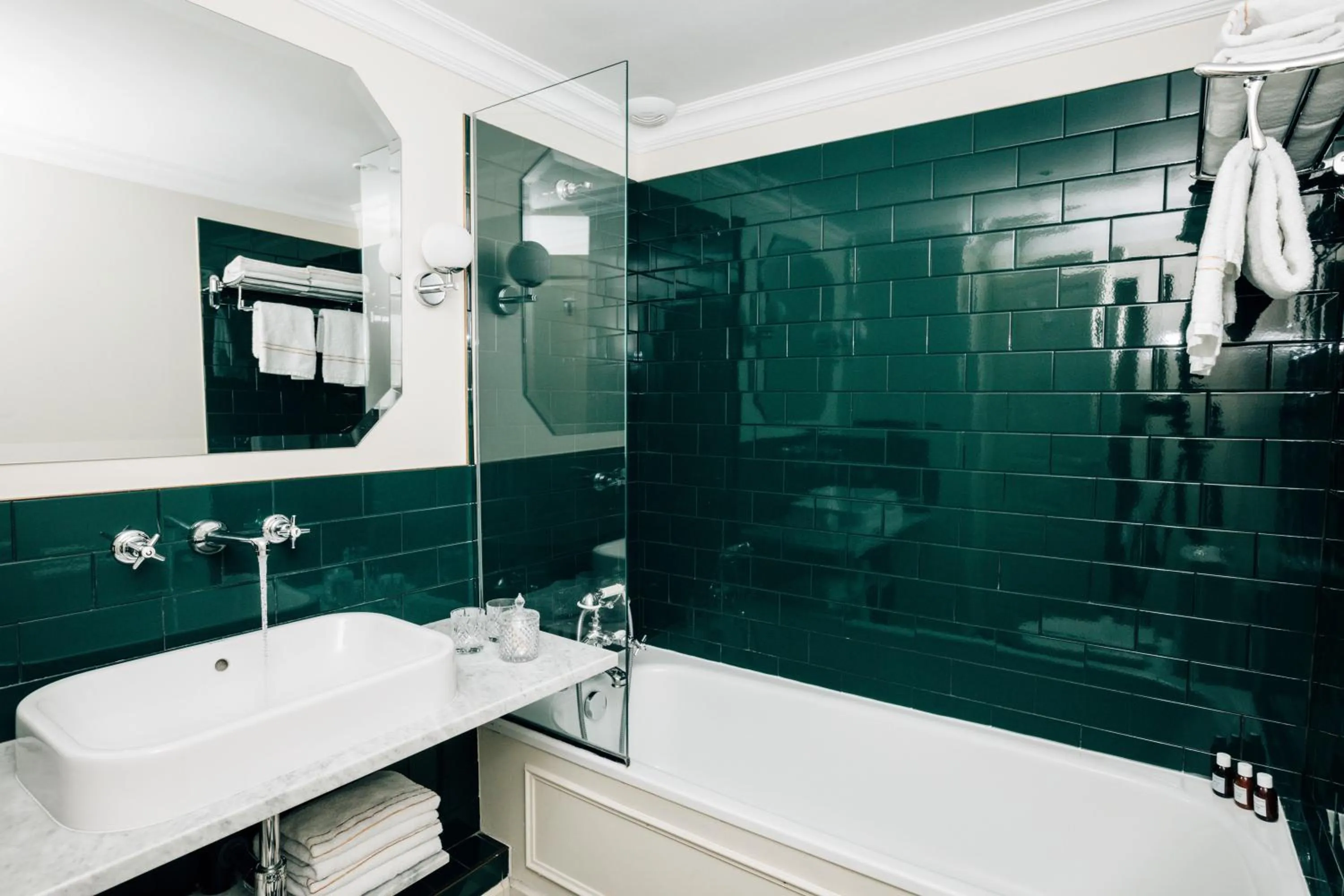 Bedroom in Grand Pigalle Experimental