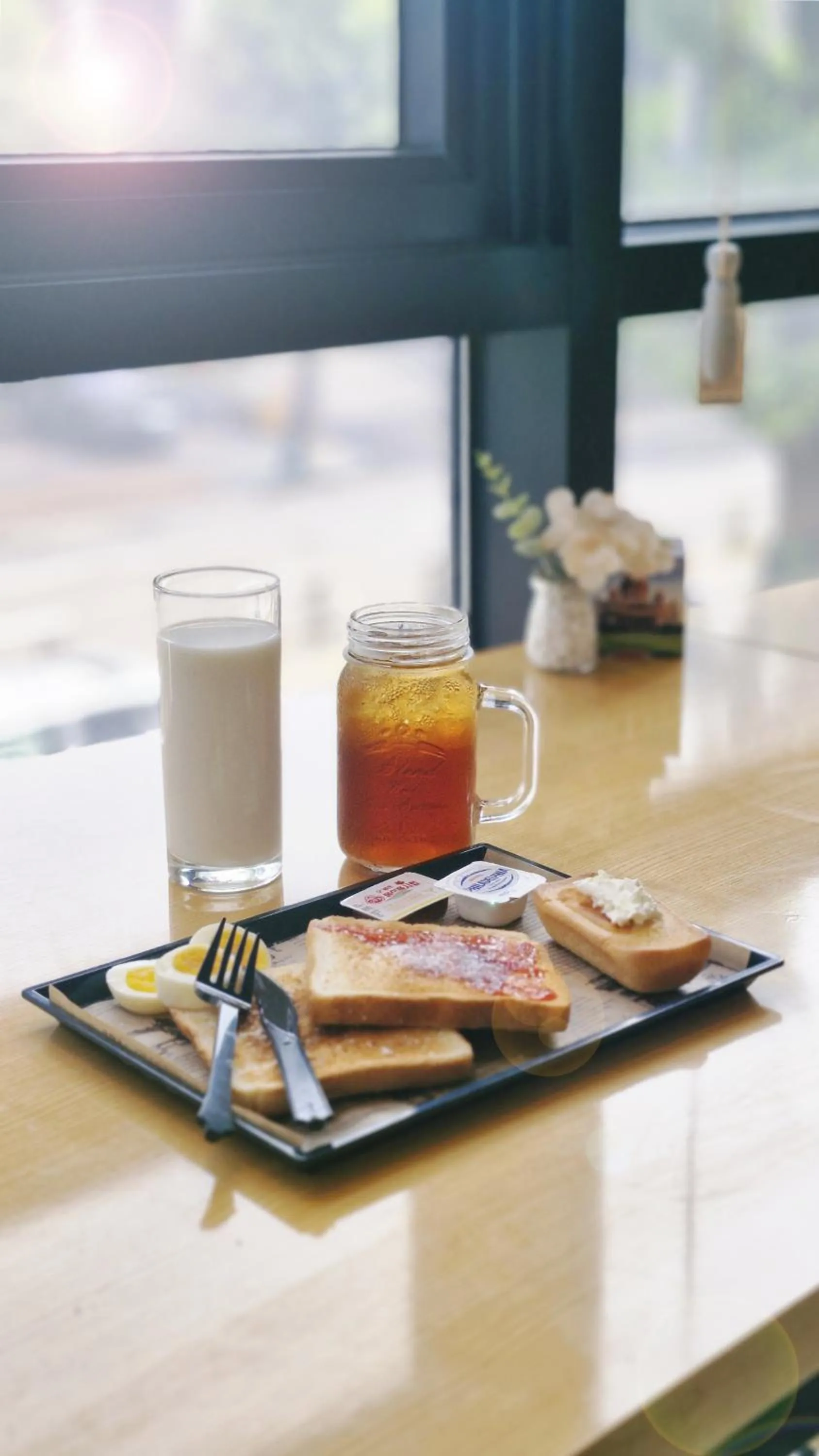 Restaurant/places to eat in Forestar Hotel