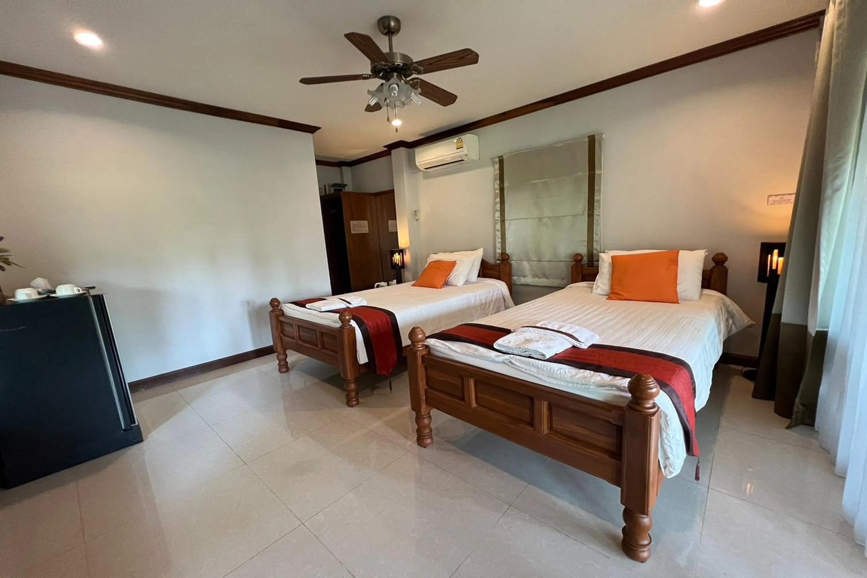 Photo of the whole room, Bed in Baan Nam Pen Resort
