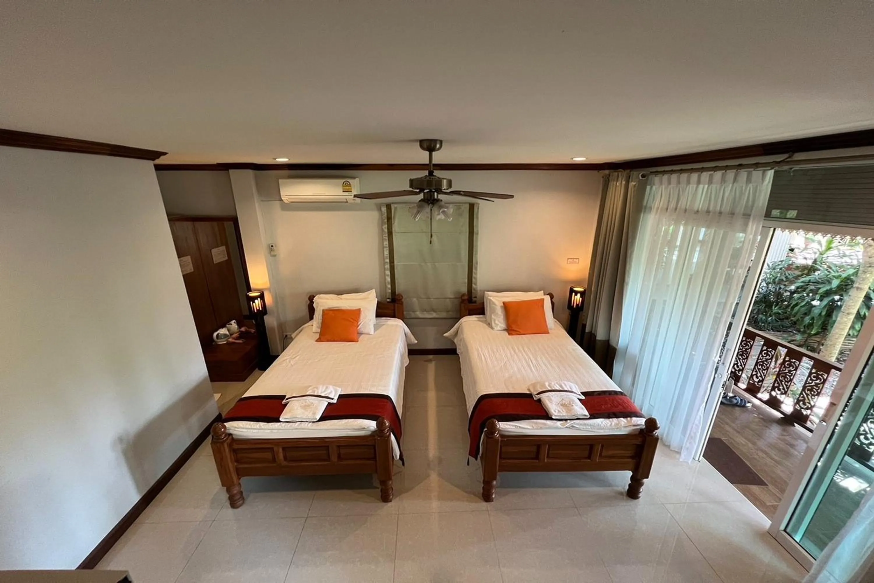 Photo of the whole room, Bed in Baan Nam Pen Resort
