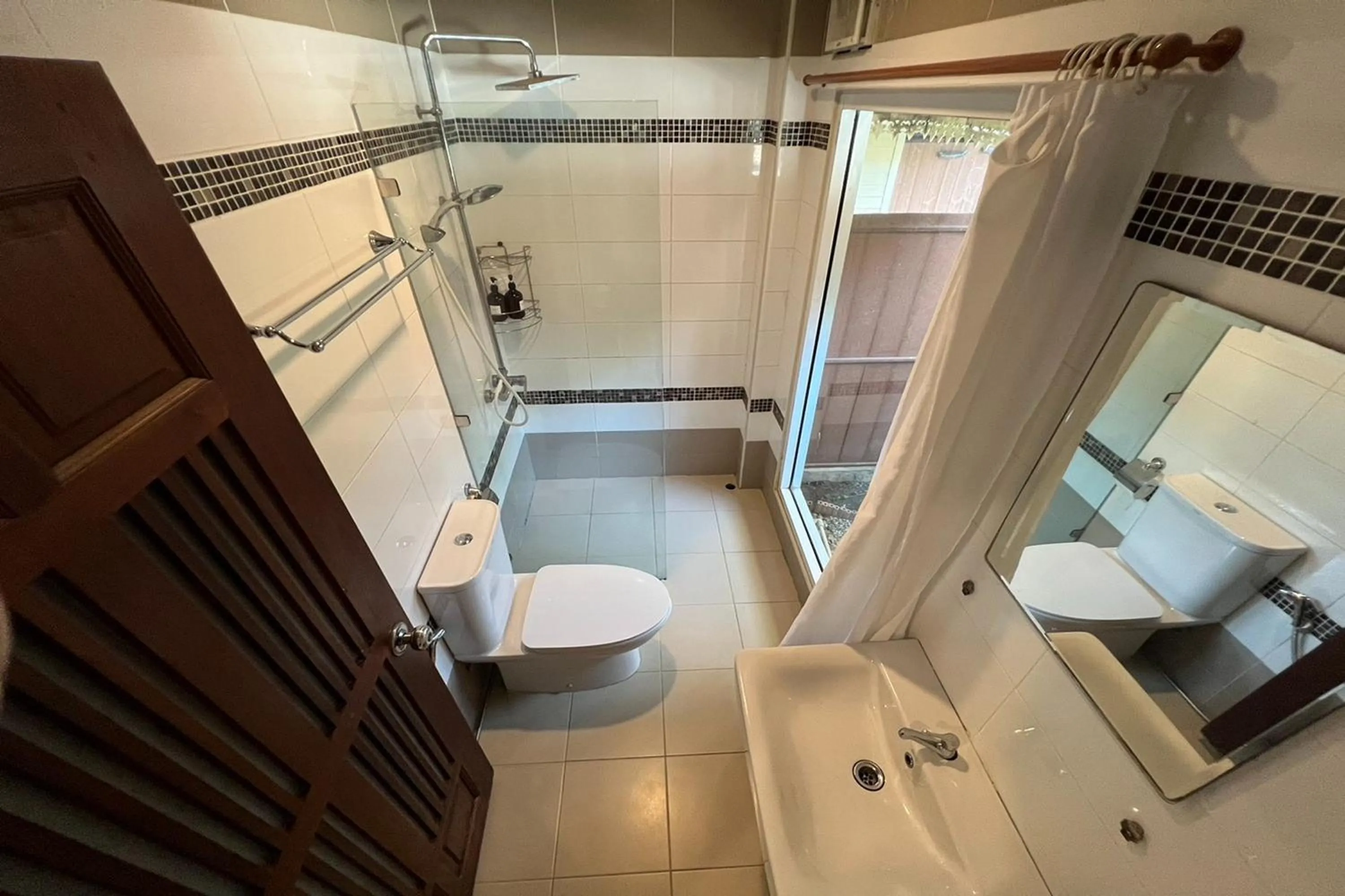 Shower in Baan Nam Pen Resort