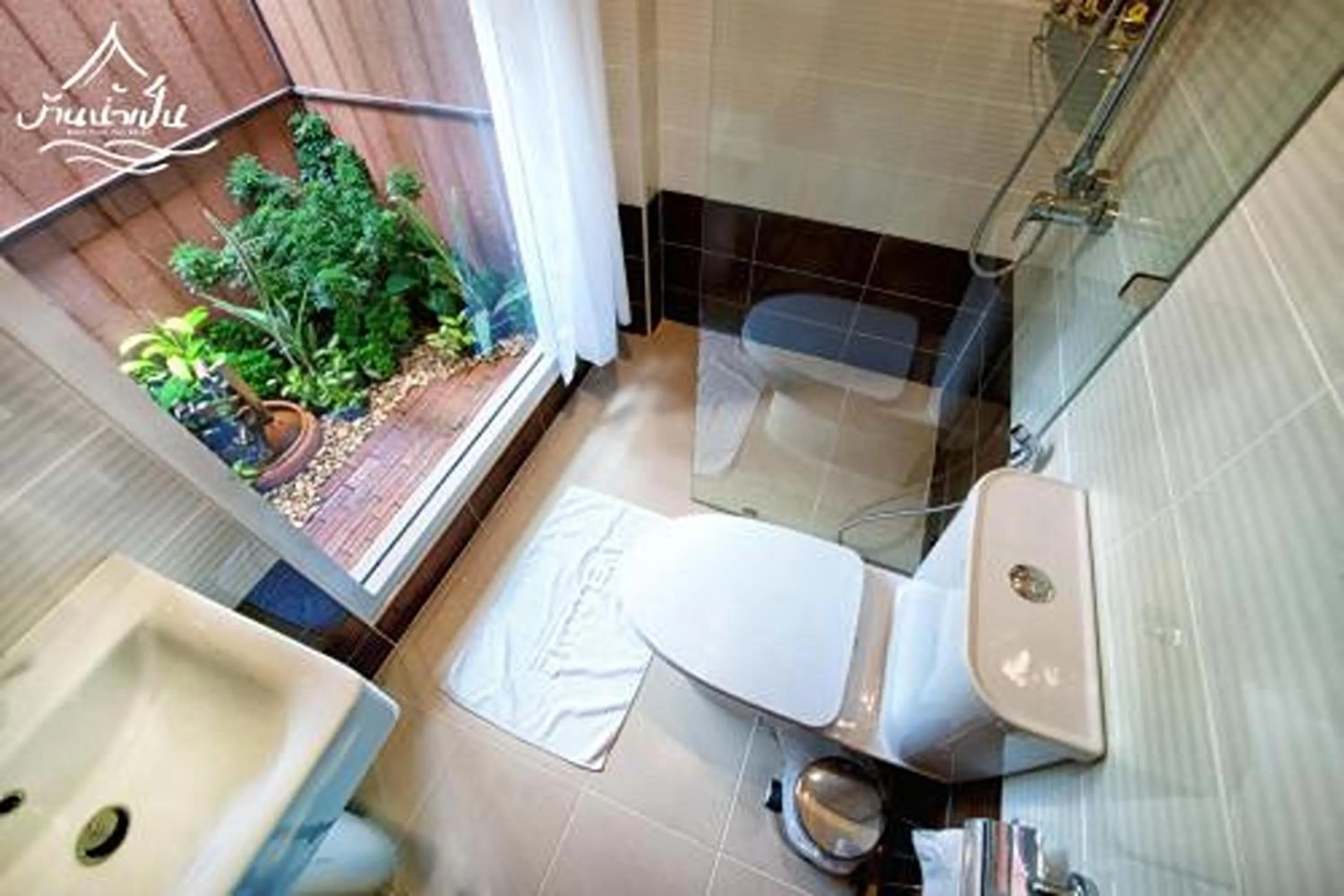 Toilet in Baan Nam Pen Resort