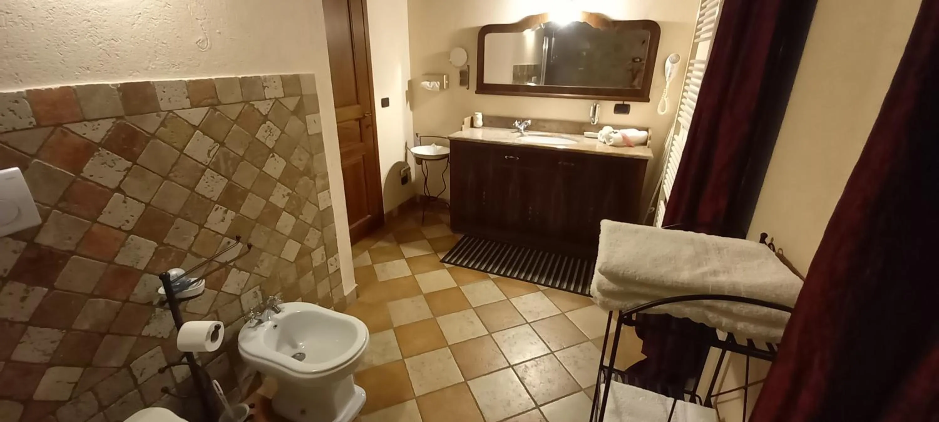 Toilet in Villa Laura B&B