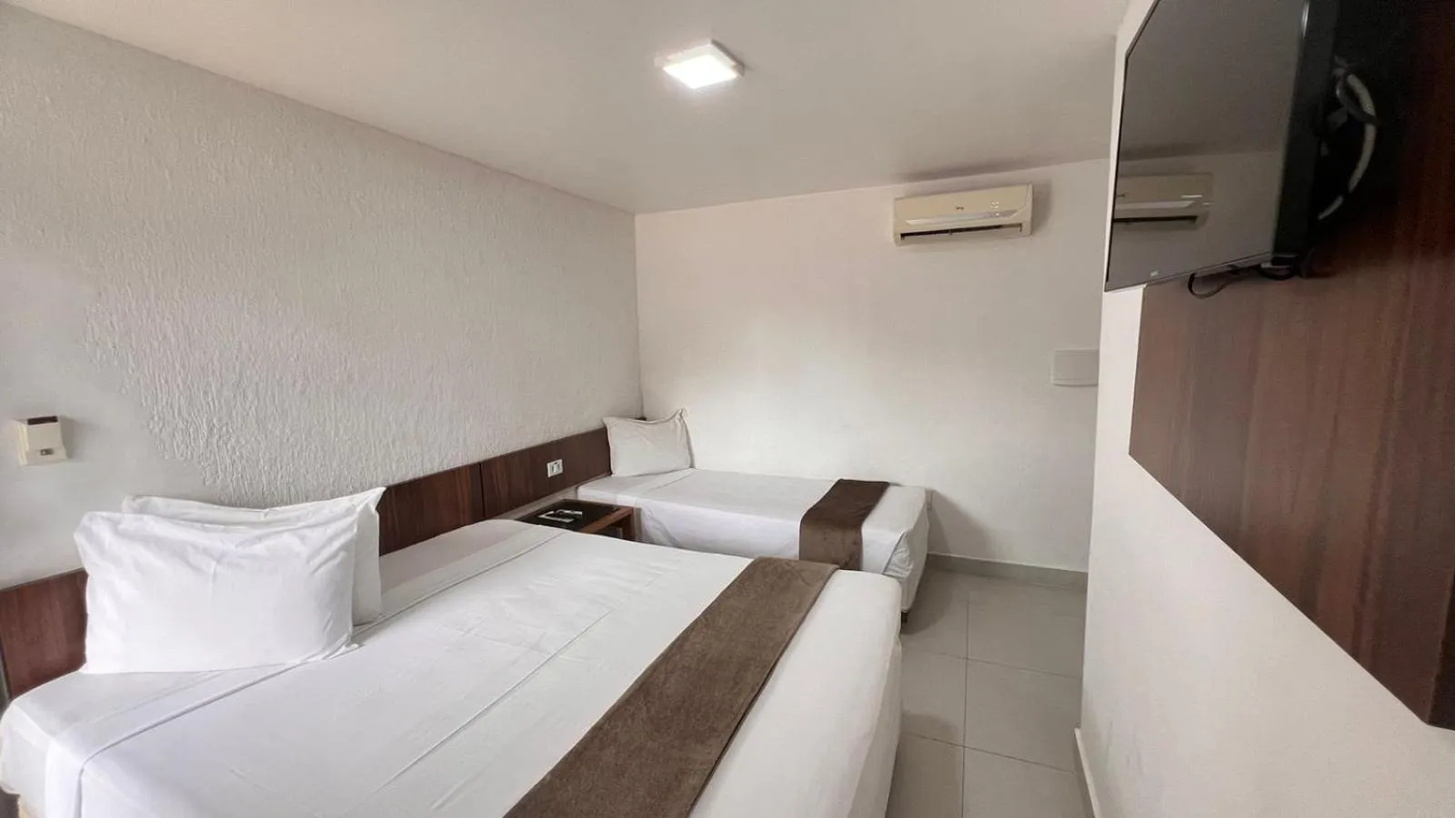 Bed in Rede Andrade Estrela Dalva Praia Hotel