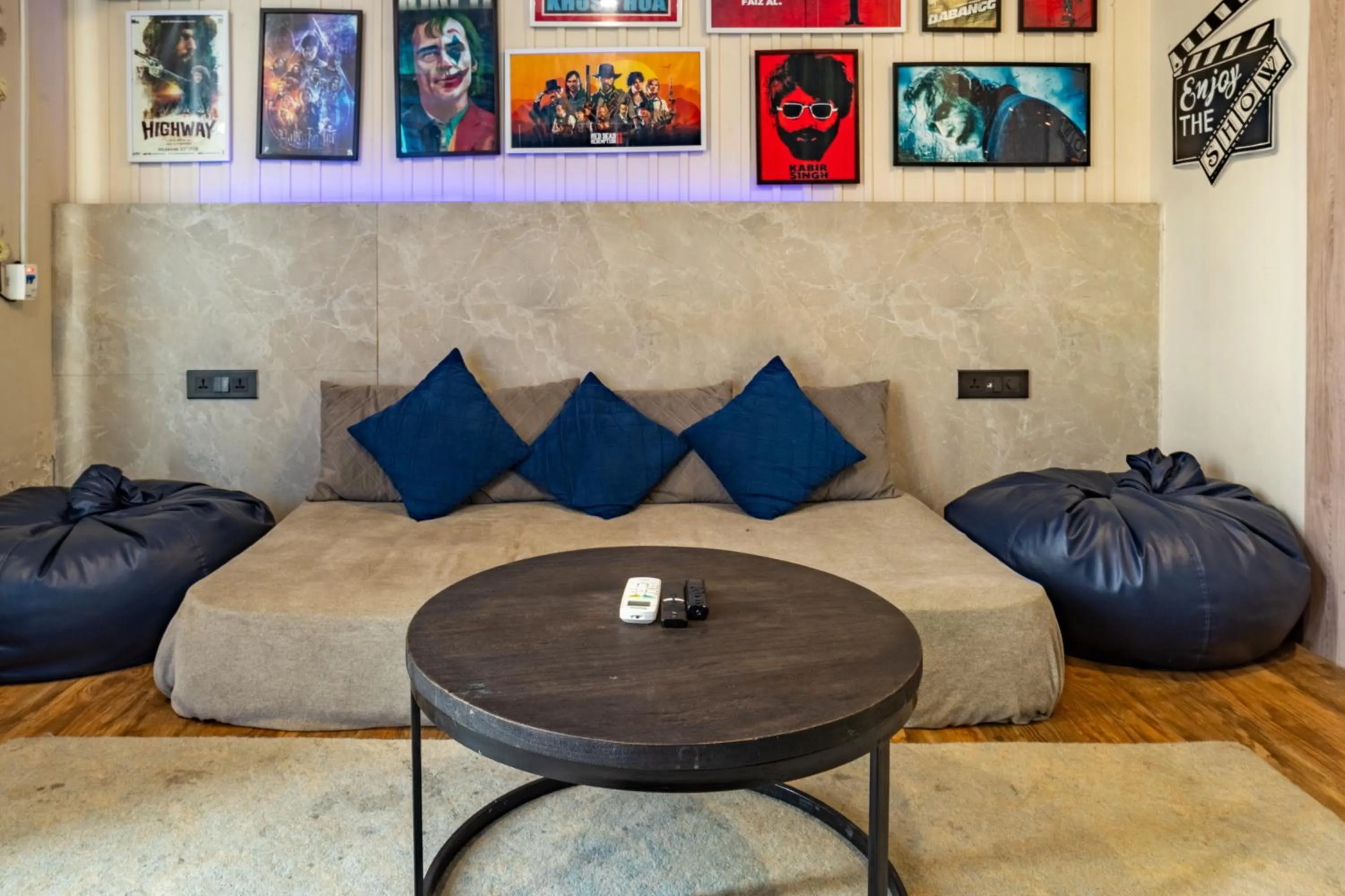 Living room in Housr Phase 1 Arjun Marg & Golf Course Road