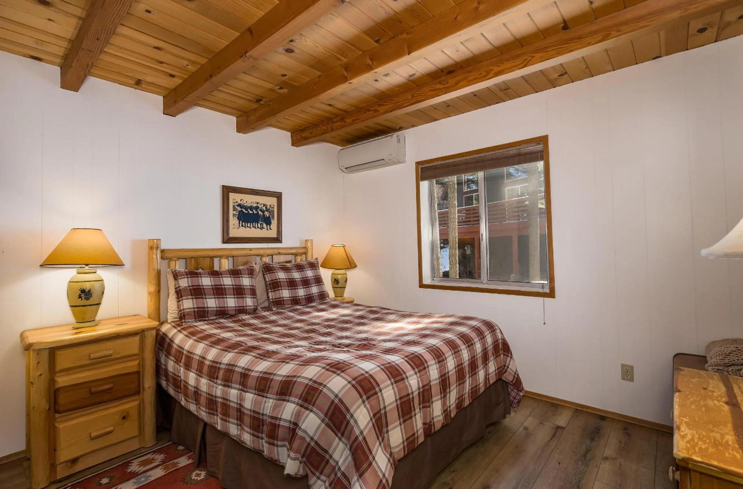 Bed in Yosemite Vista