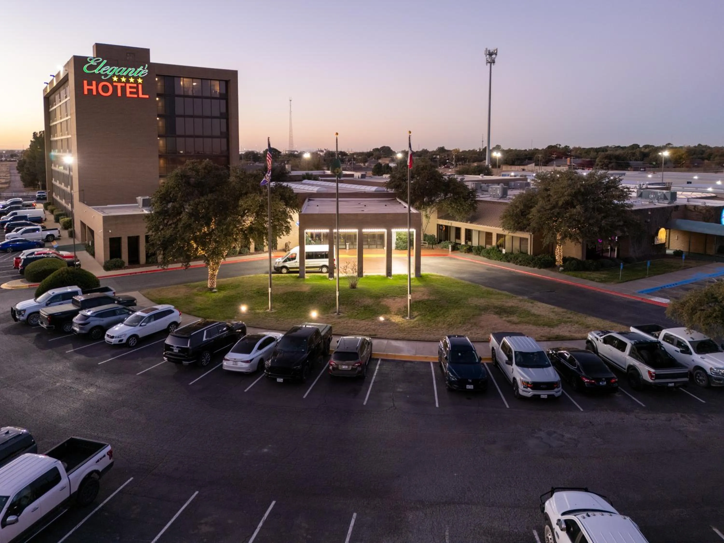 Property building in MCM Elegante Hotel