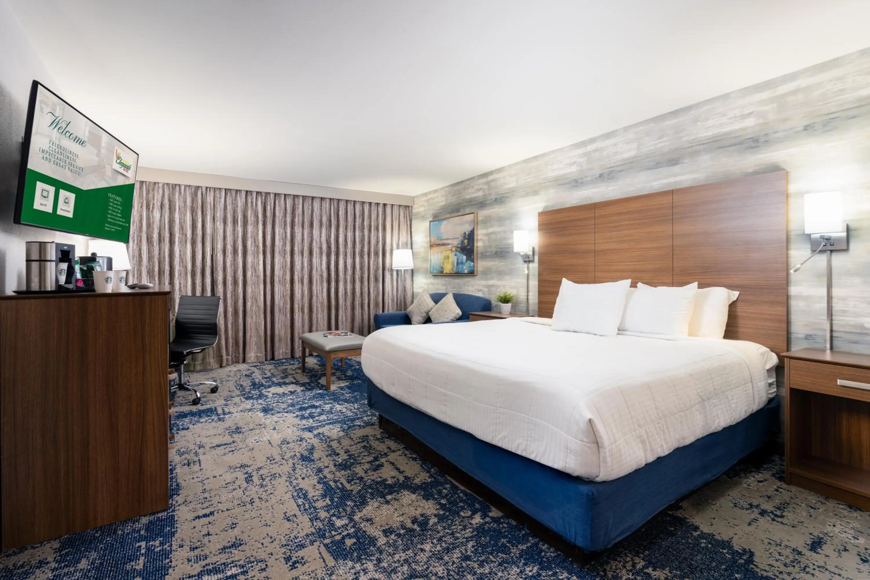 Bed in MCM Elegante Hotel