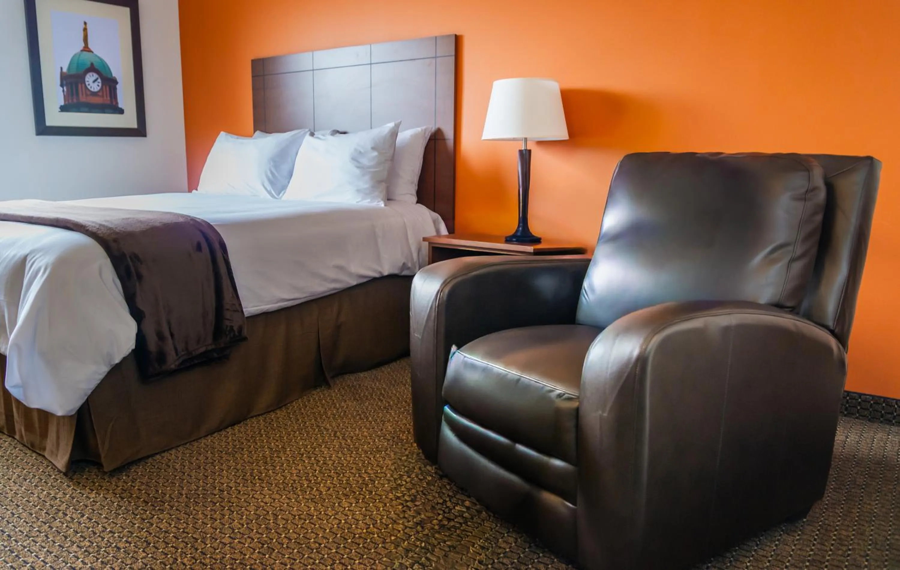 Bed in My Place Hotel-Bismarck, ND