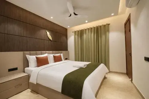 Deluxe Queen Studio in The Neeraj Marine Ganga Stays With Ganga Ghat Access Deluxe Queen Studio in The Neeraj Marine Ganga Stays With Ganga Ghat Access