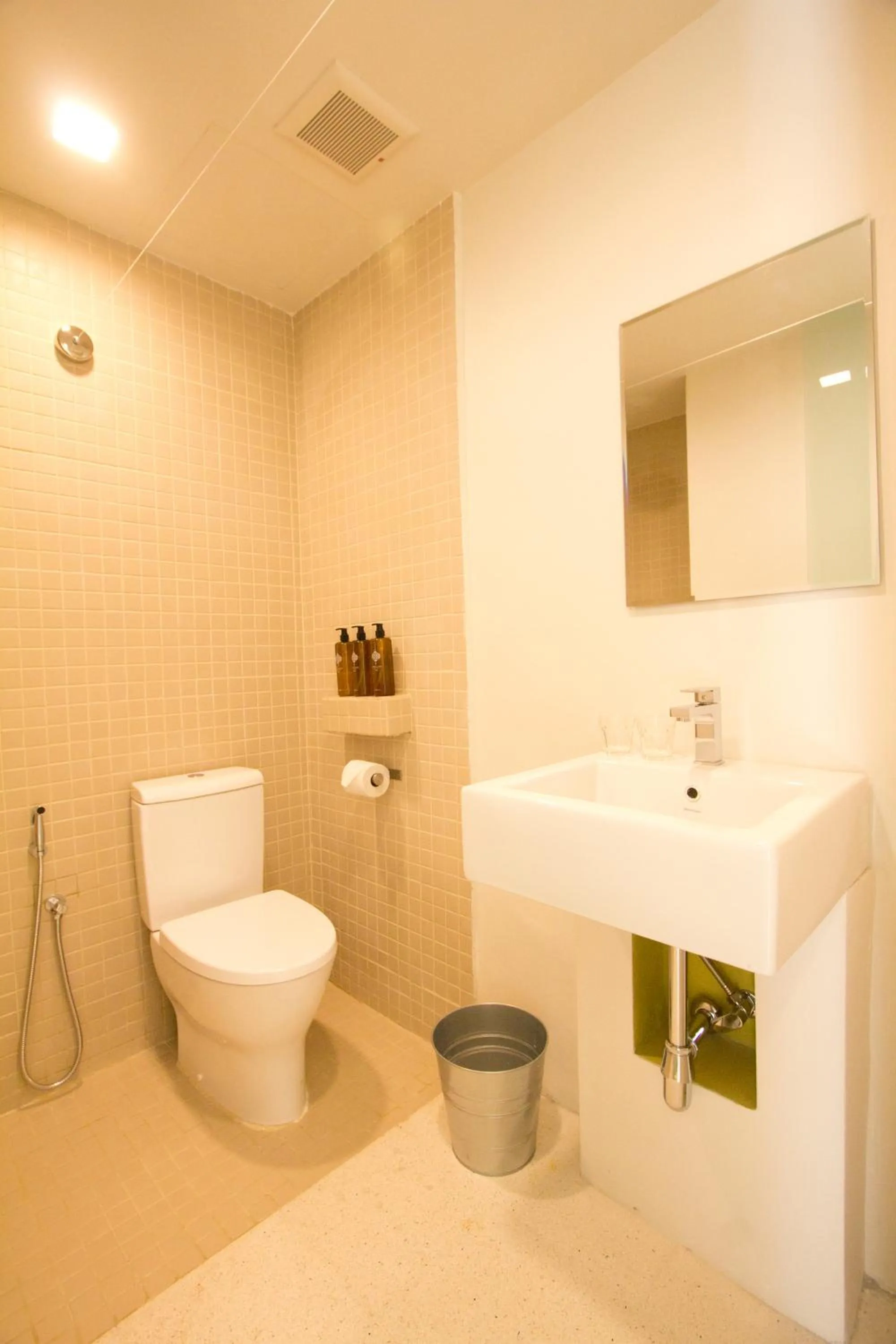 Shower in Lantern Hotel