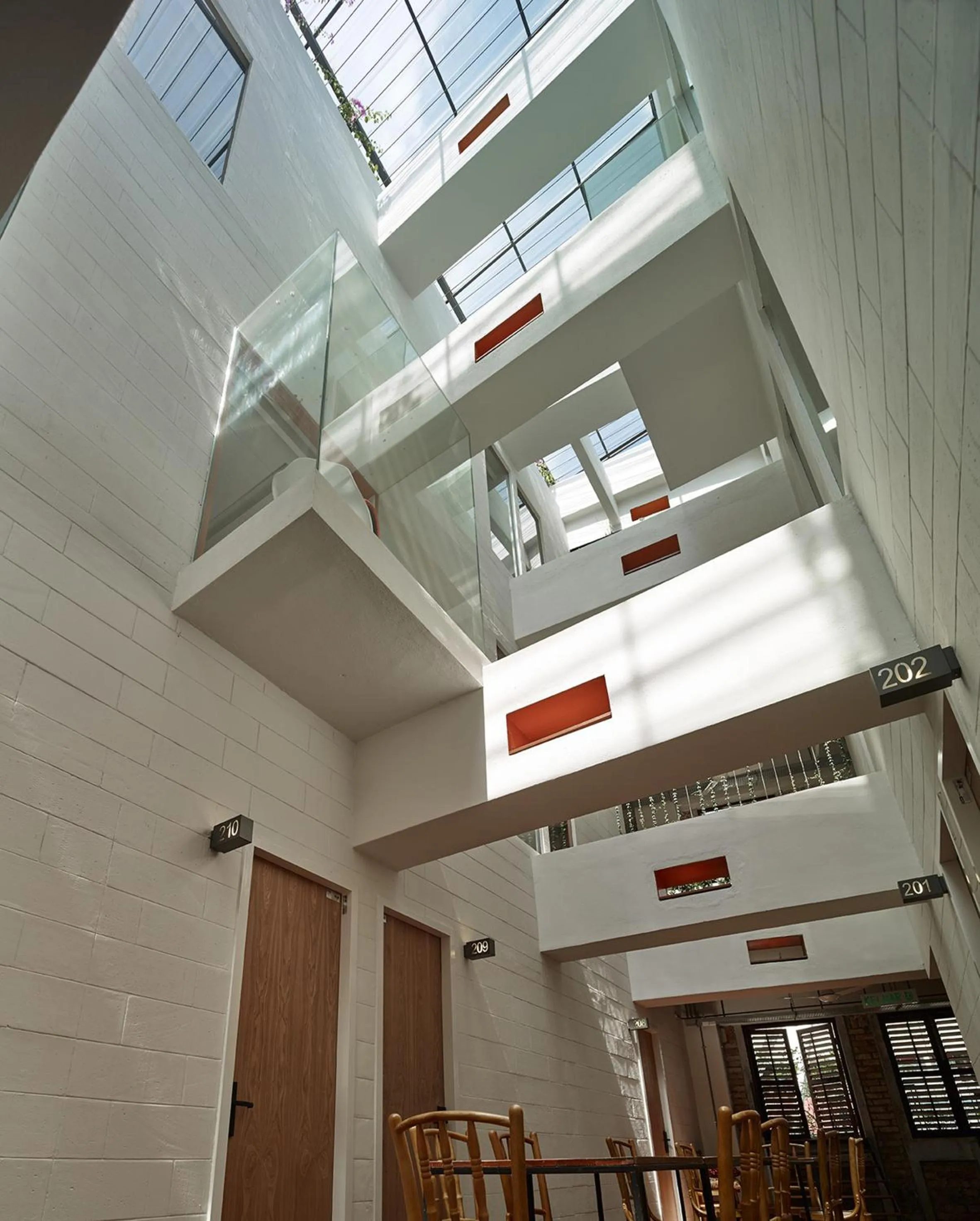 Restaurant/places to eat in Lantern Hotel