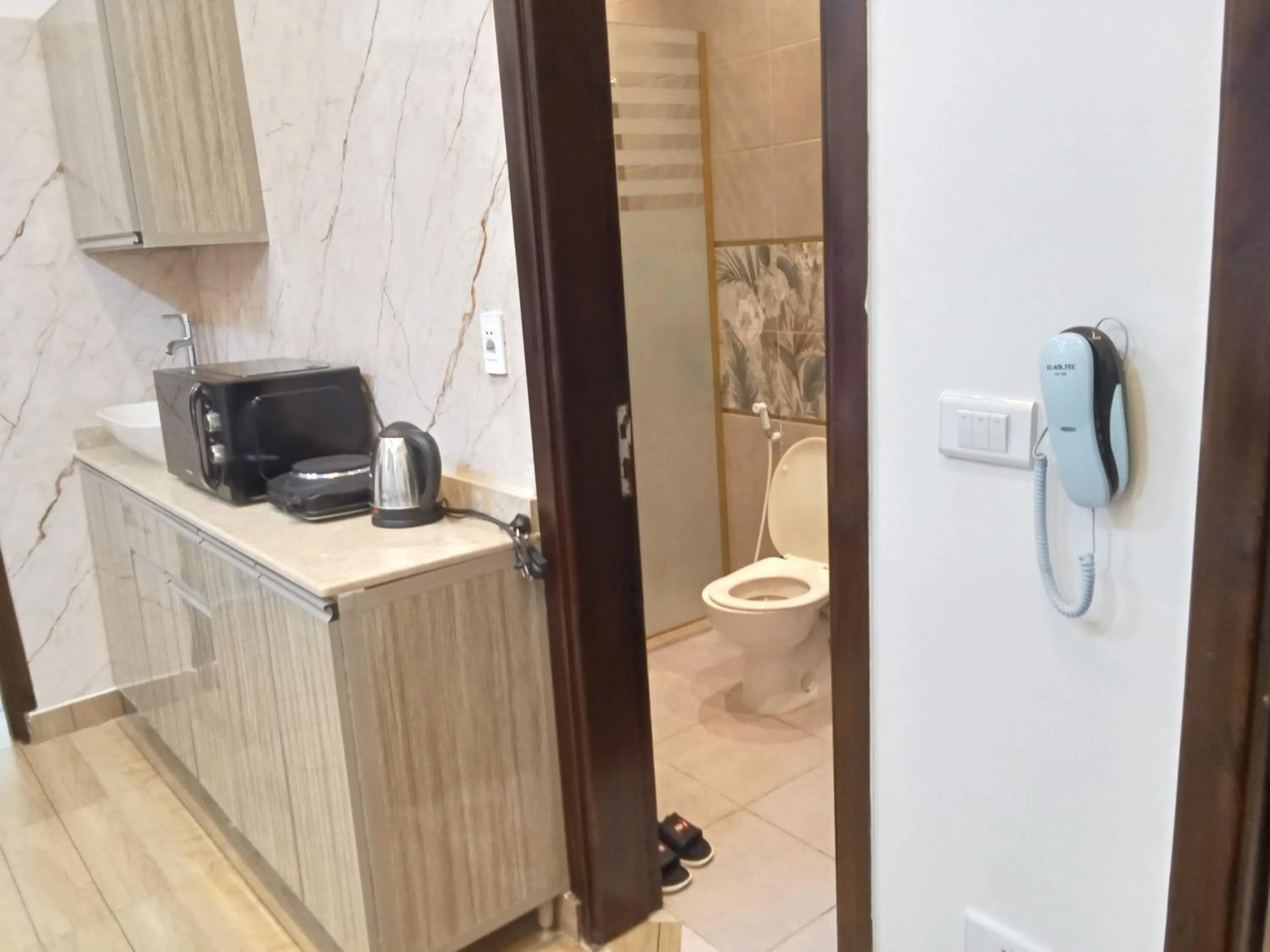 Bathroom in New Panorama Inn