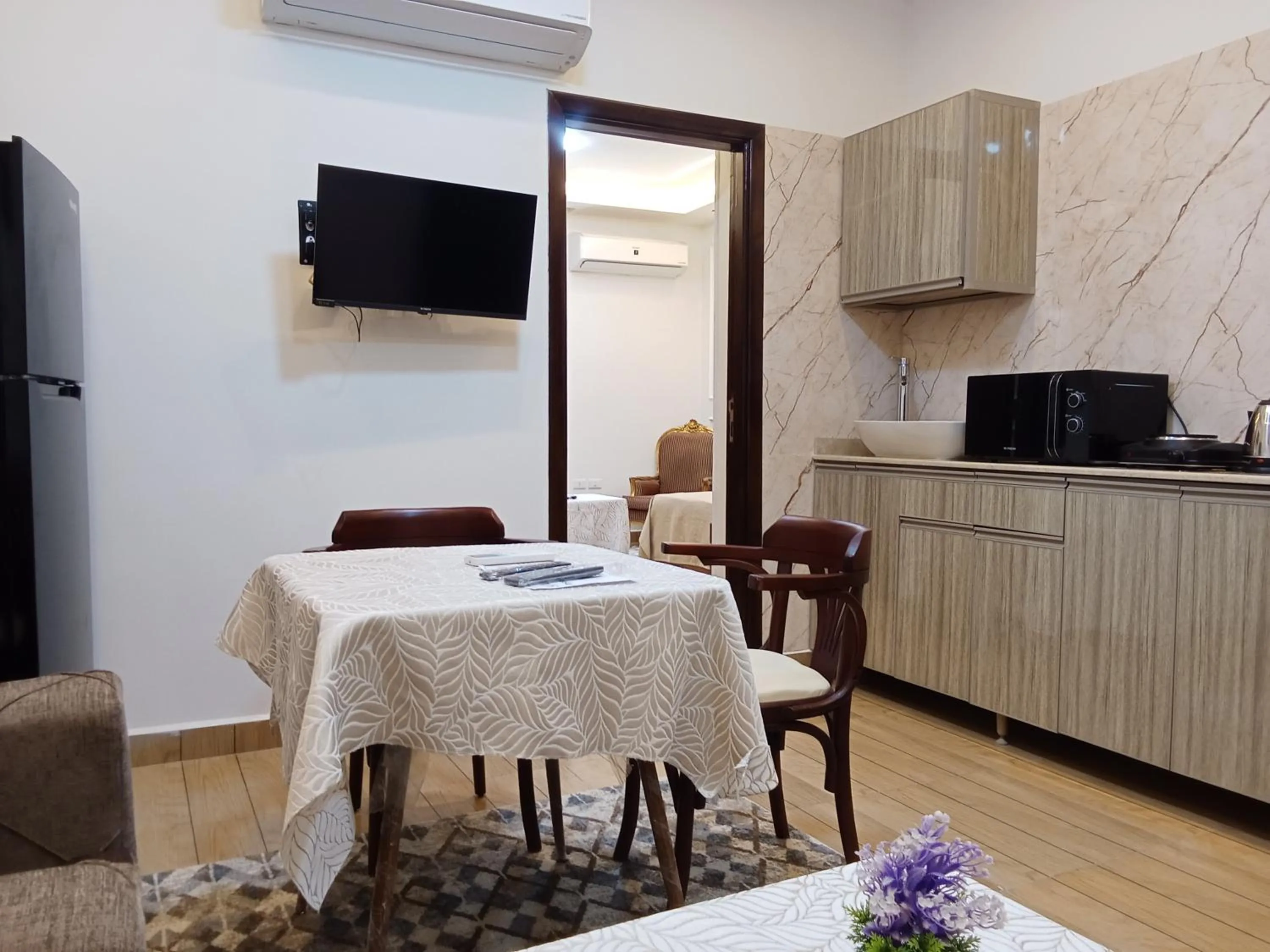 Seating area in New Panorama Inn