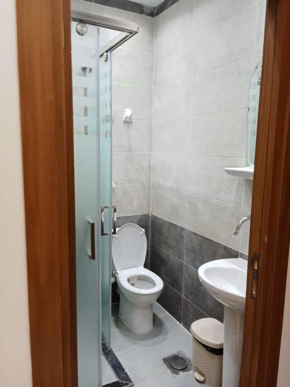 Shower in New Panorama Inn