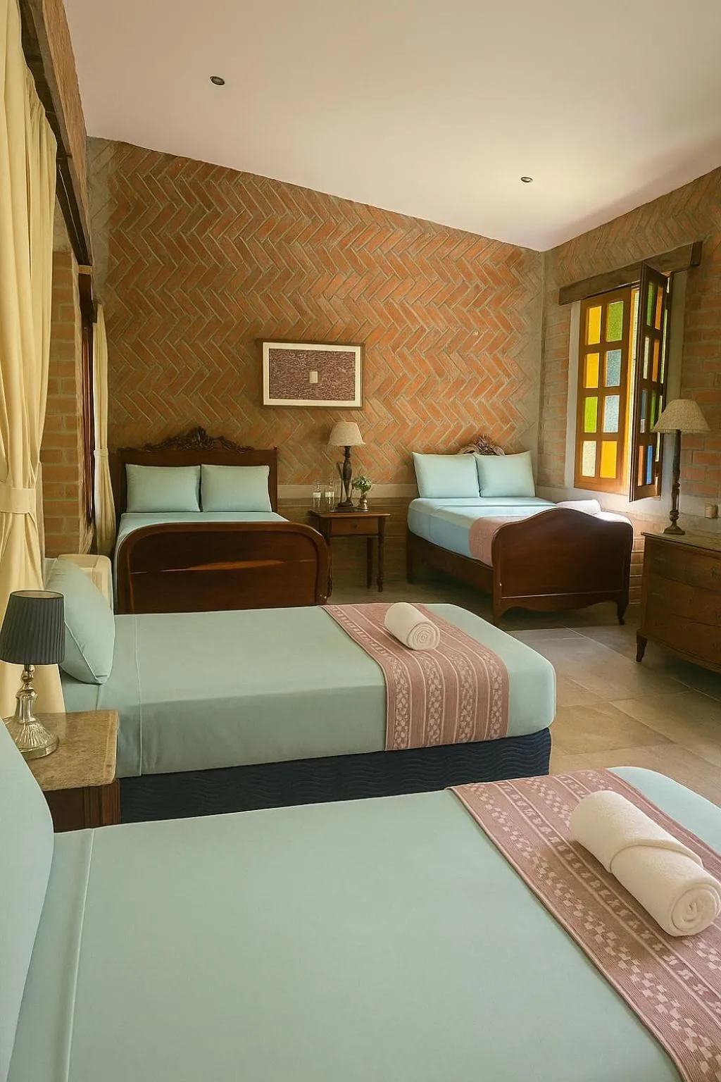 Quadruple Room in Los Cuatro Olivos Hotel Boutique