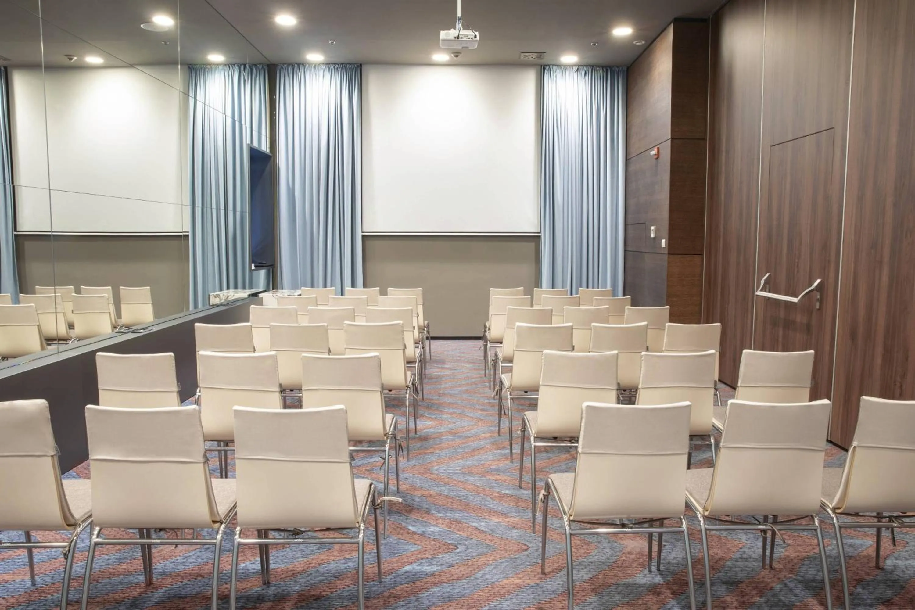 Meeting/conference room in Courtyard by Marriott Sarajevo