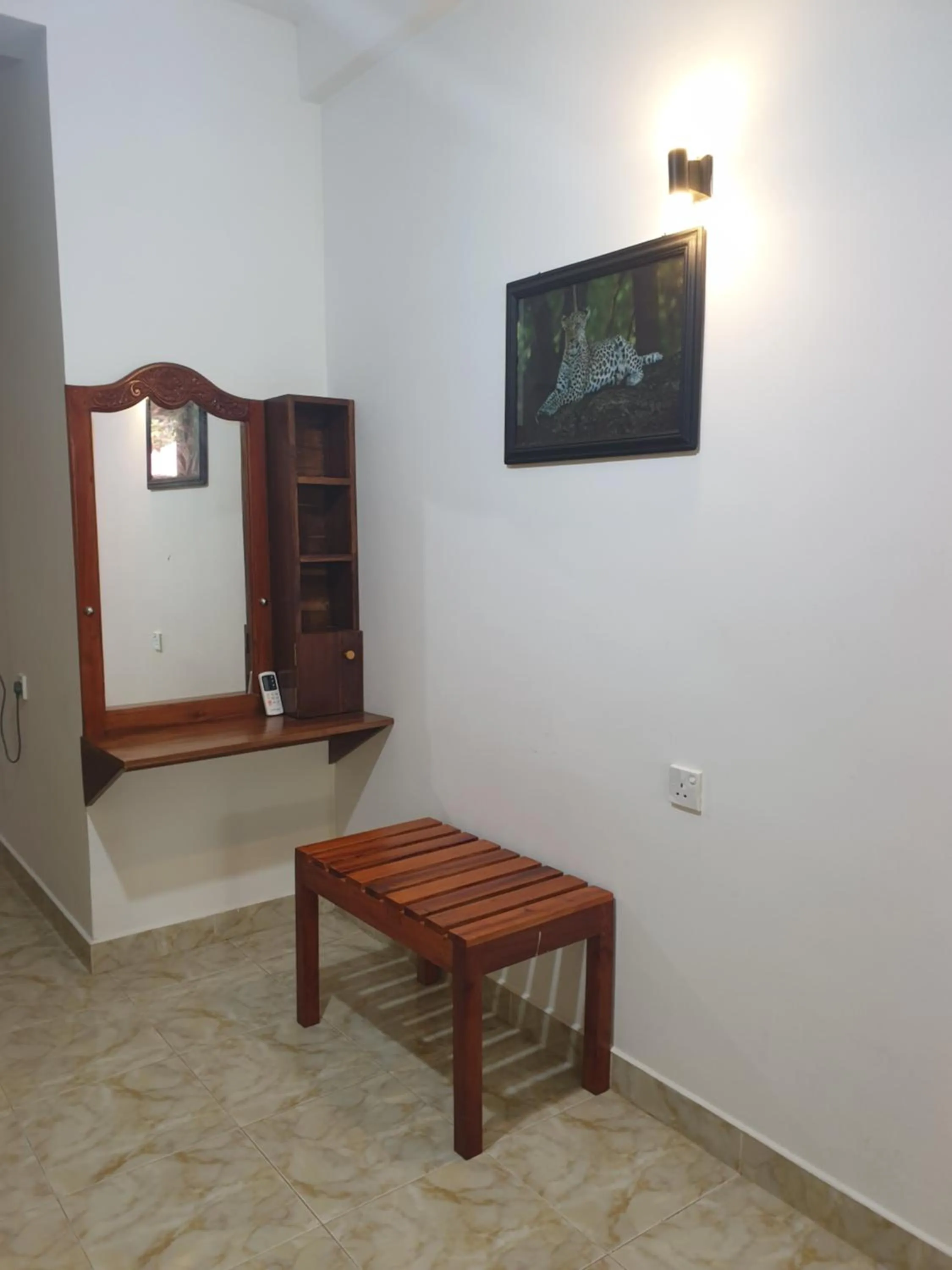 Bedroom in La Safari Inn Tissamaharama