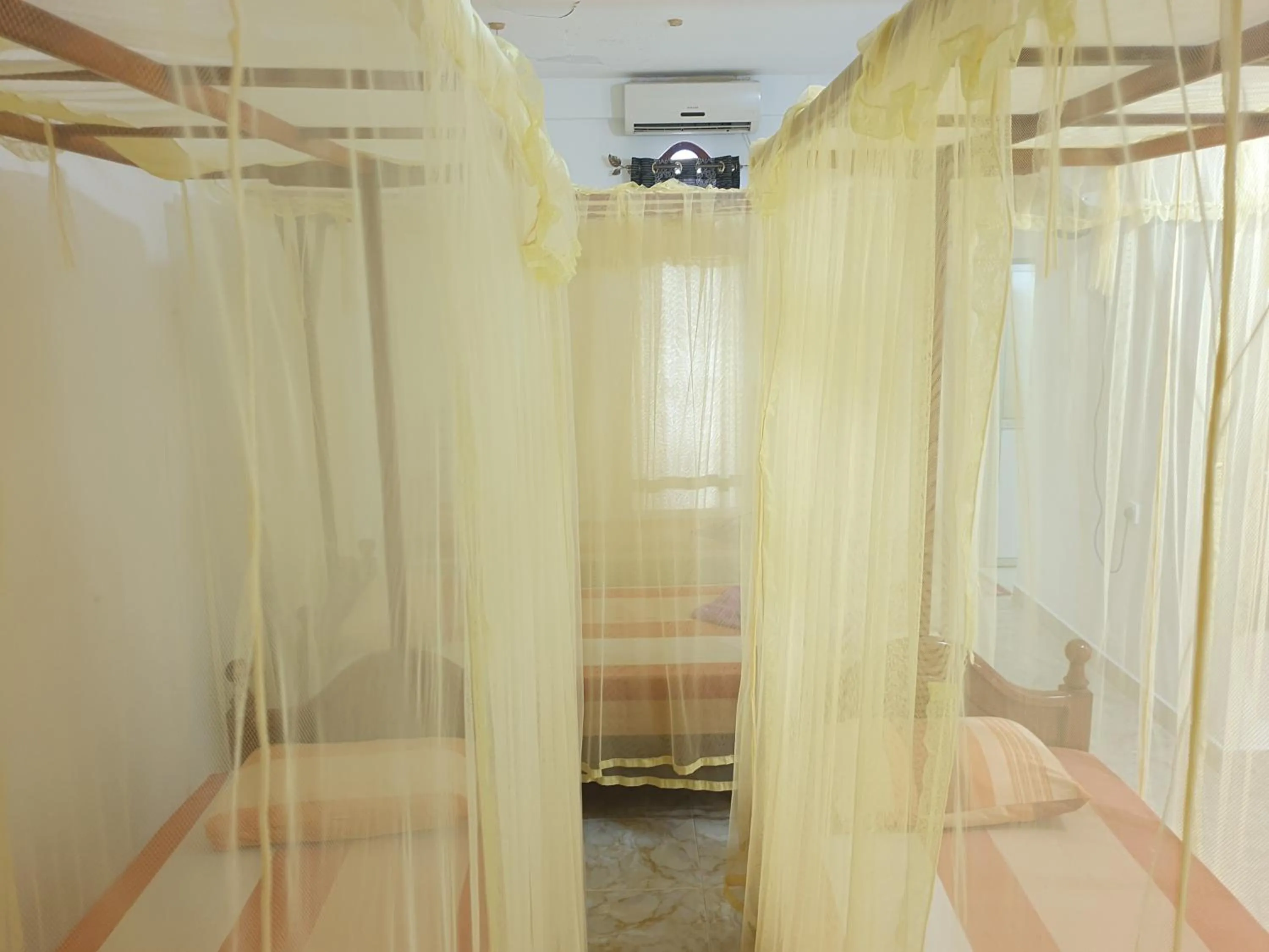 Bedroom in La Safari Inn Tissamaharama