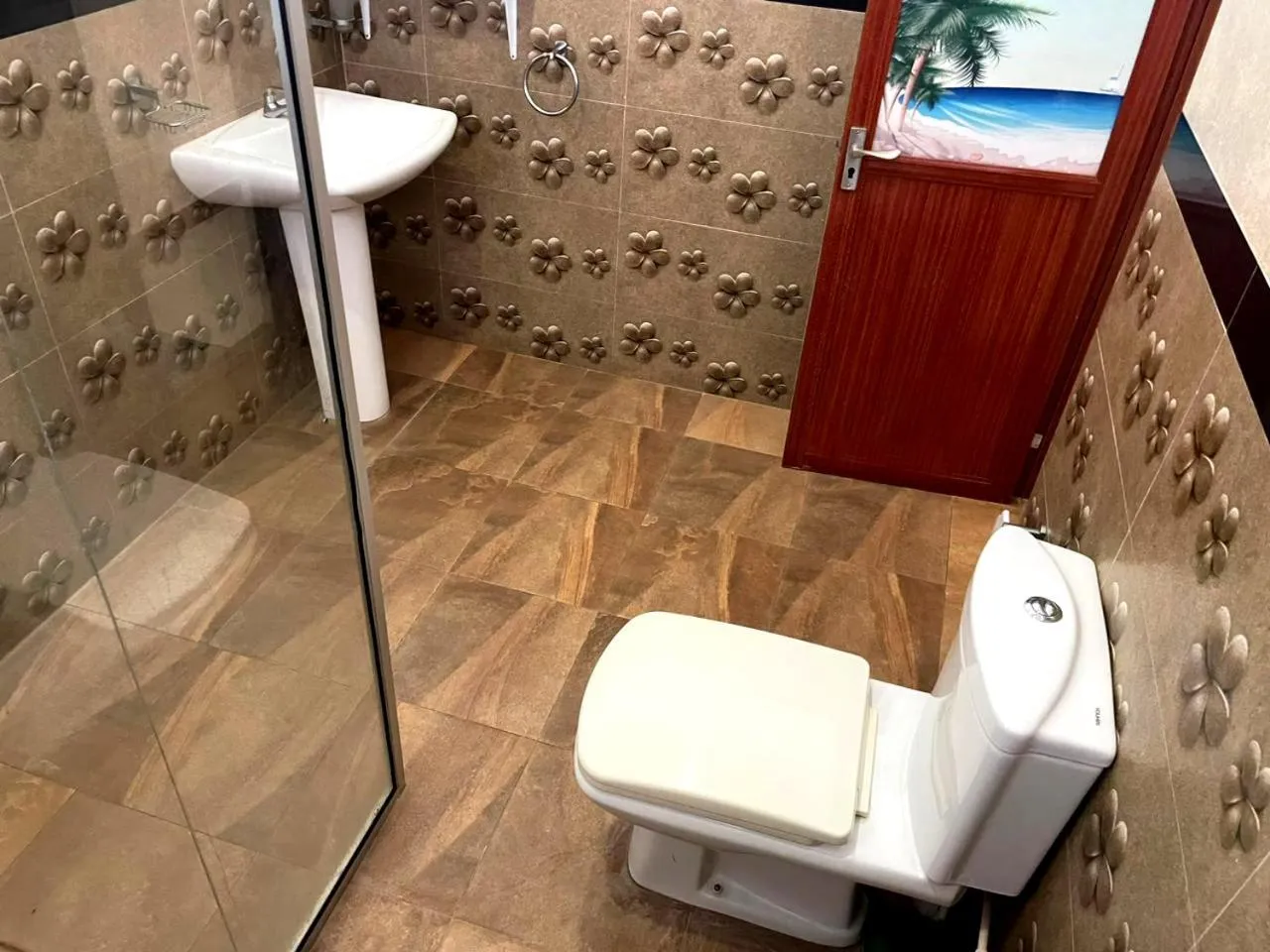 Bathroom in La Safari Inn Tissamaharama