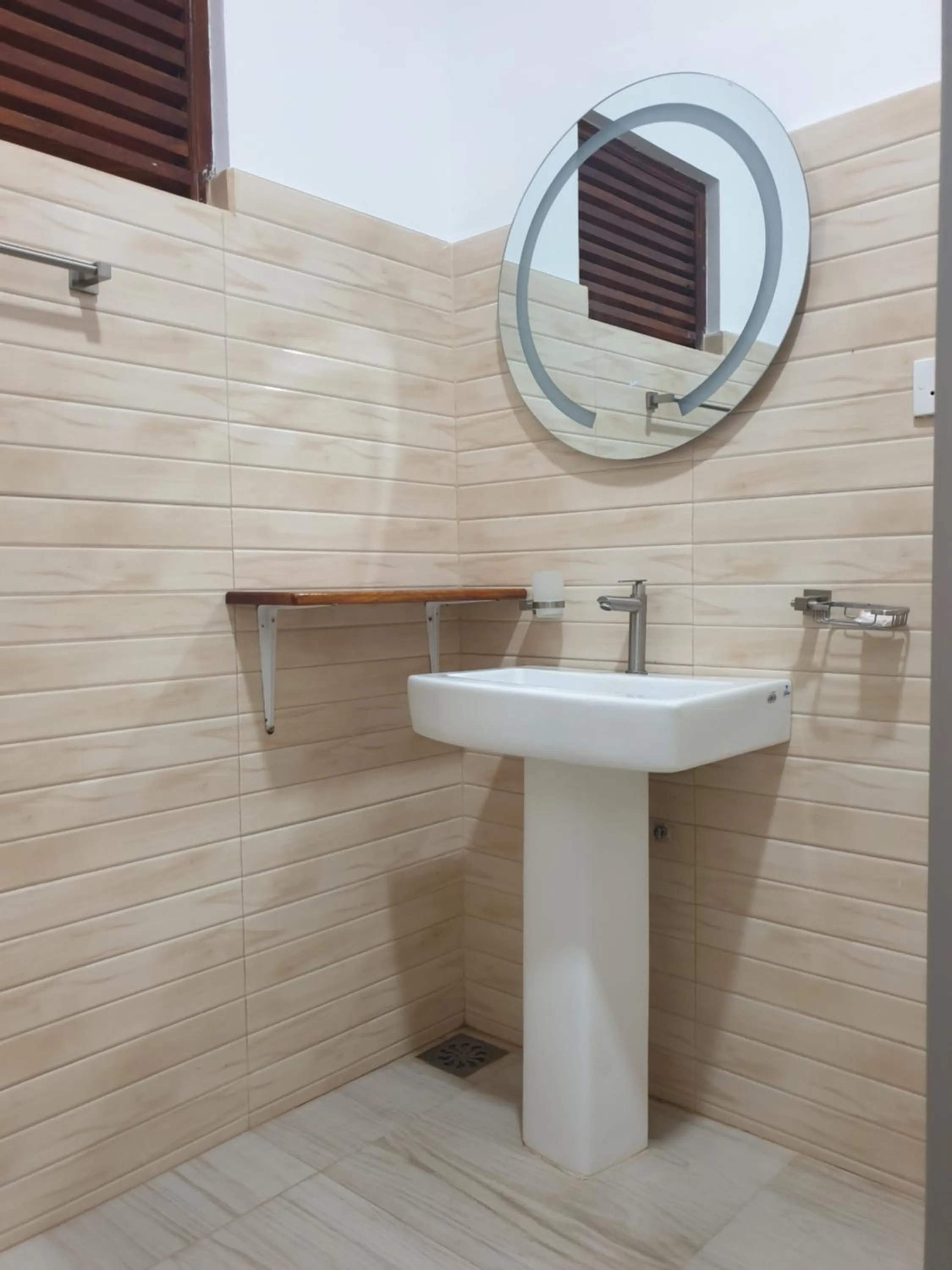 Bedroom in La Safari Inn Tissamaharama