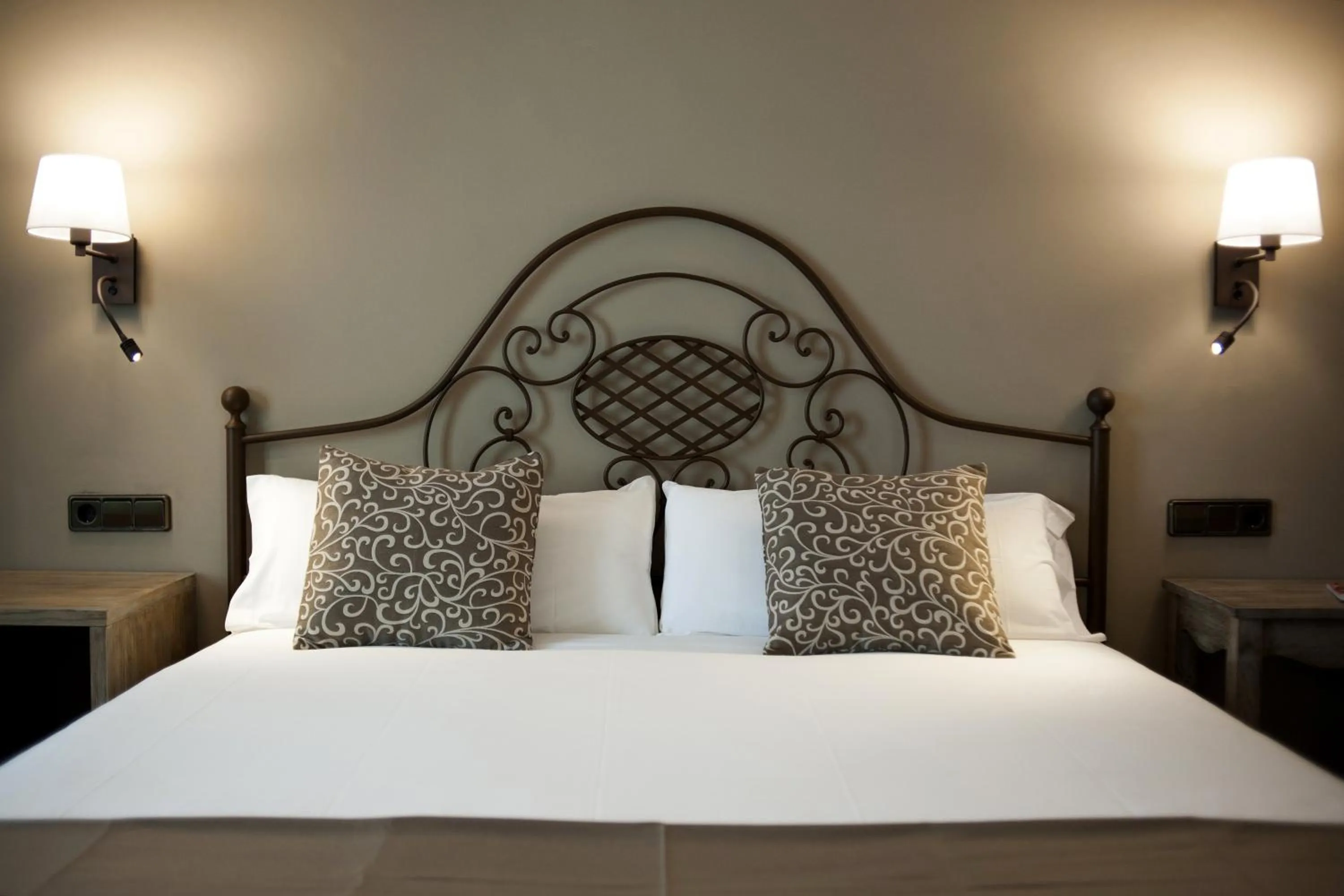 Bedroom, Bed in Hotel Diana