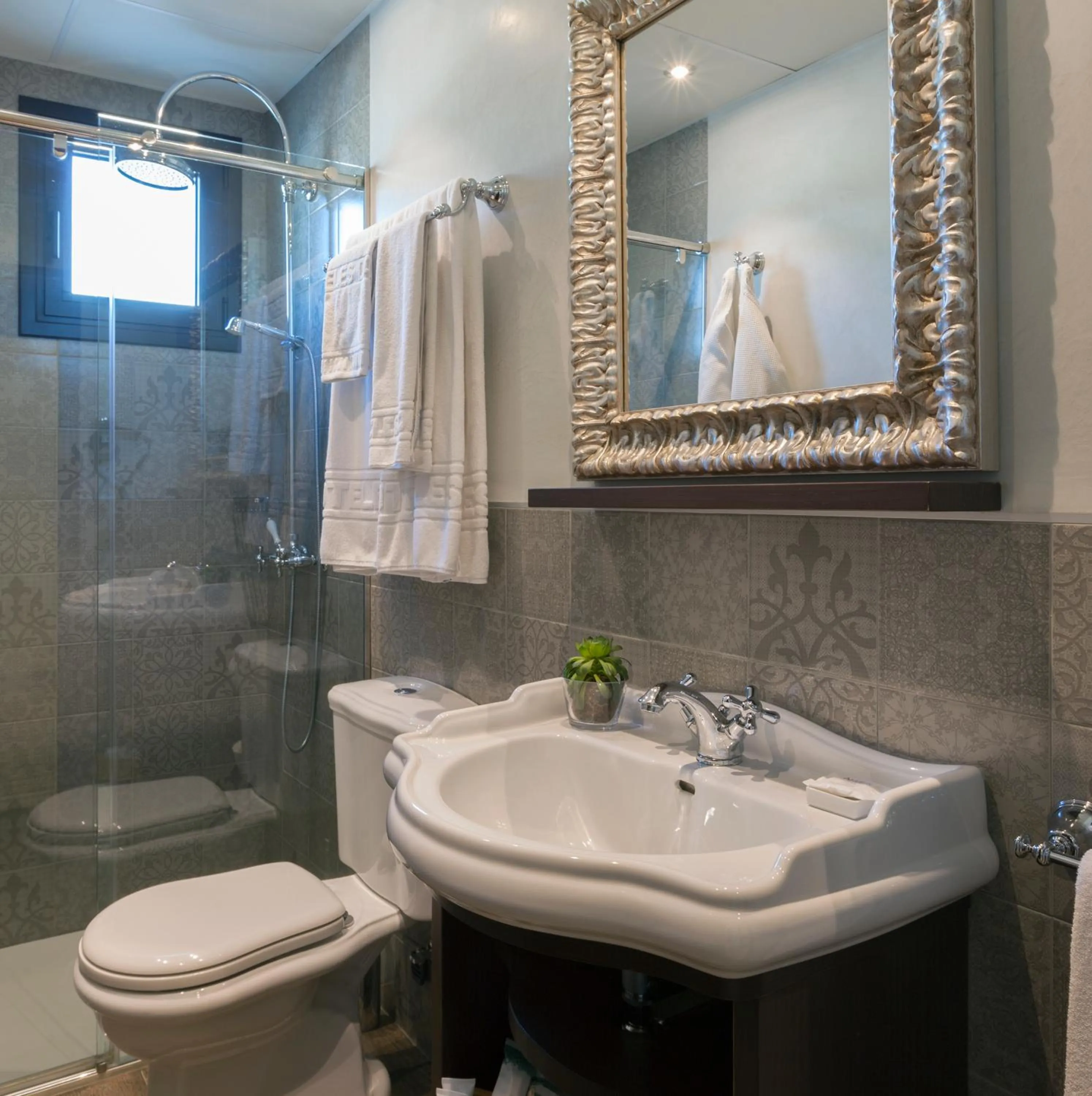 Bathroom in Hotel Diana