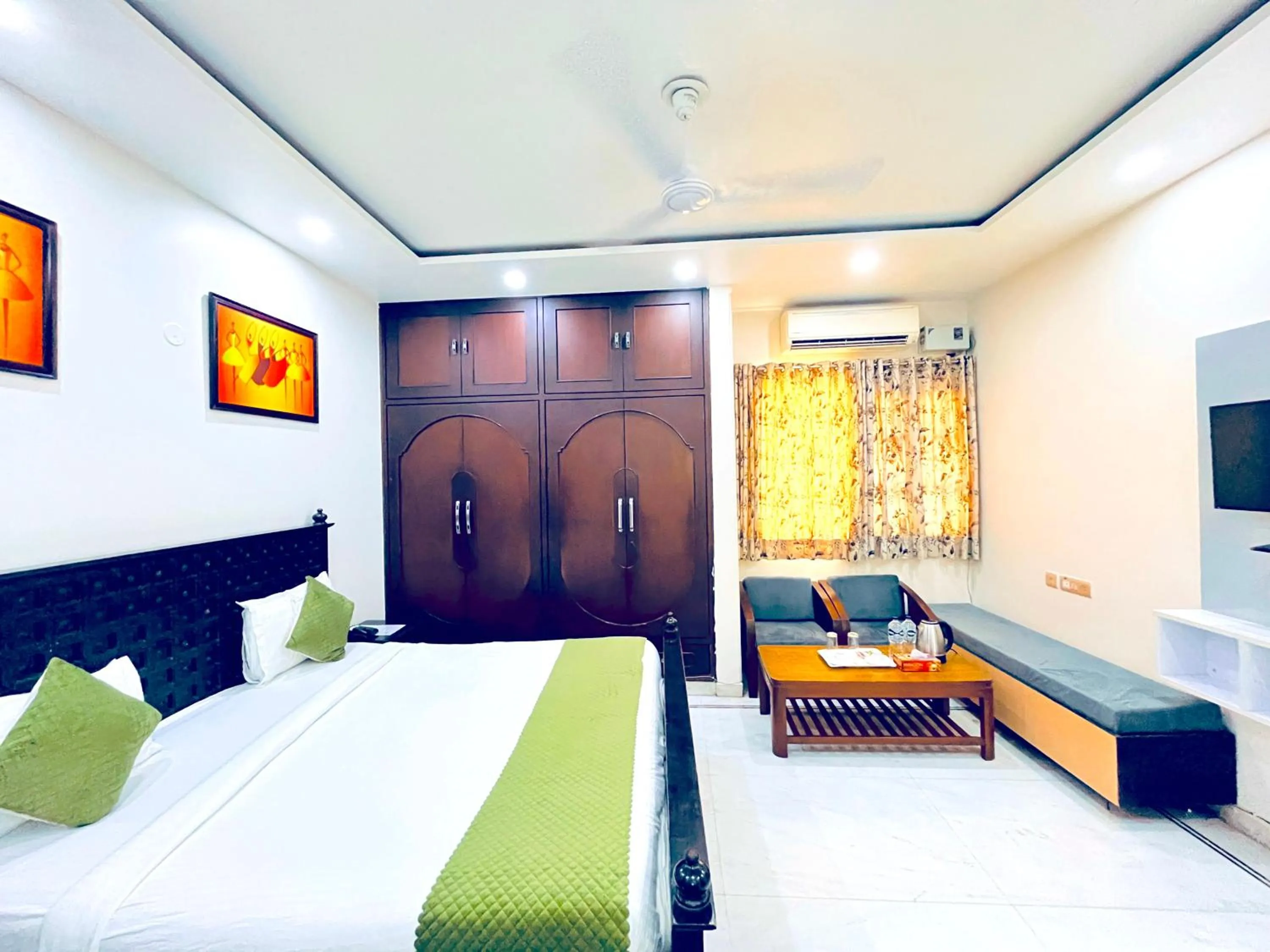 Bed in South INN near AIIMS Hospital Green Park South Delhi