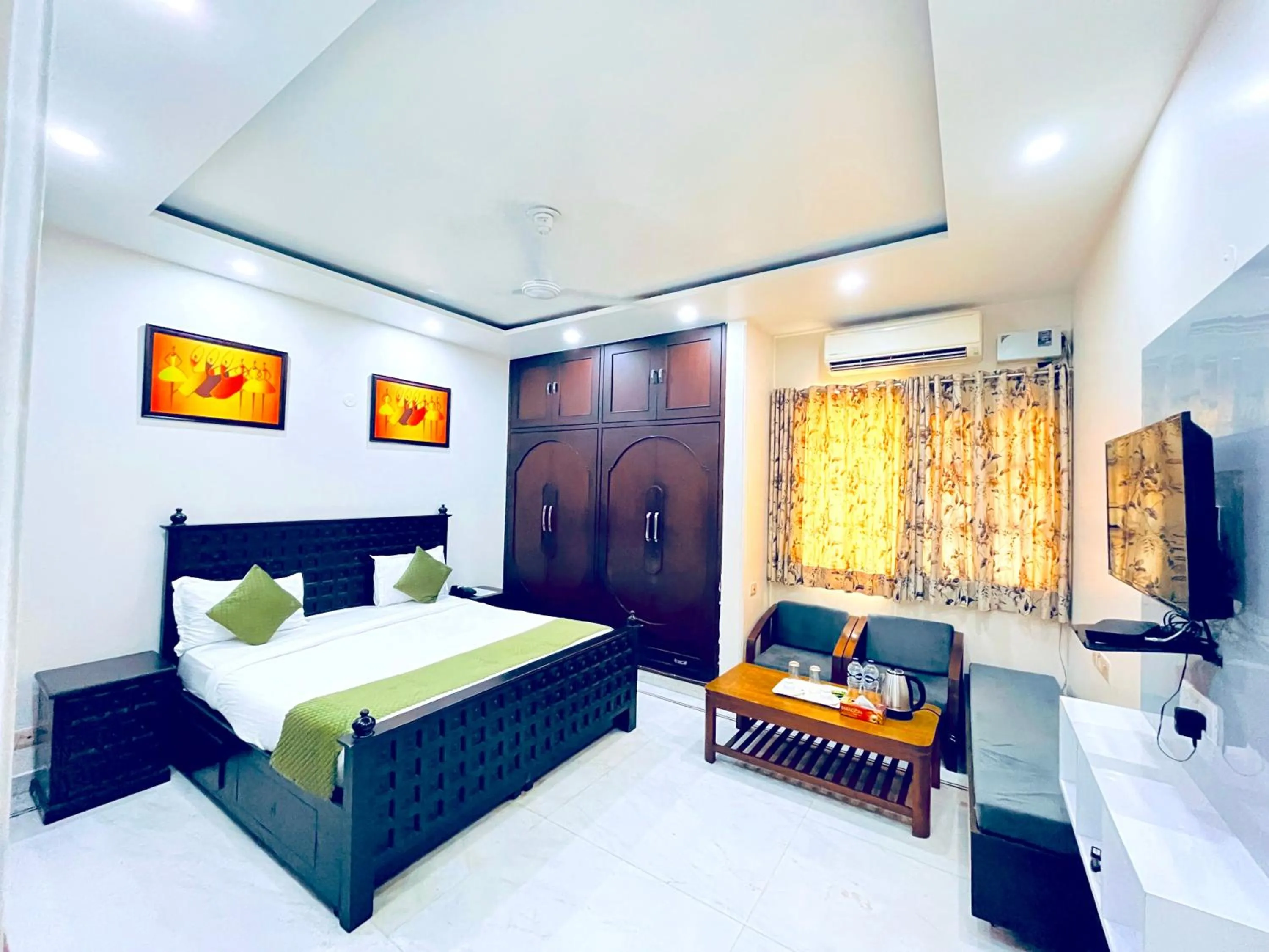 Bed in South INN near AIIMS Hospital Green Park South Delhi