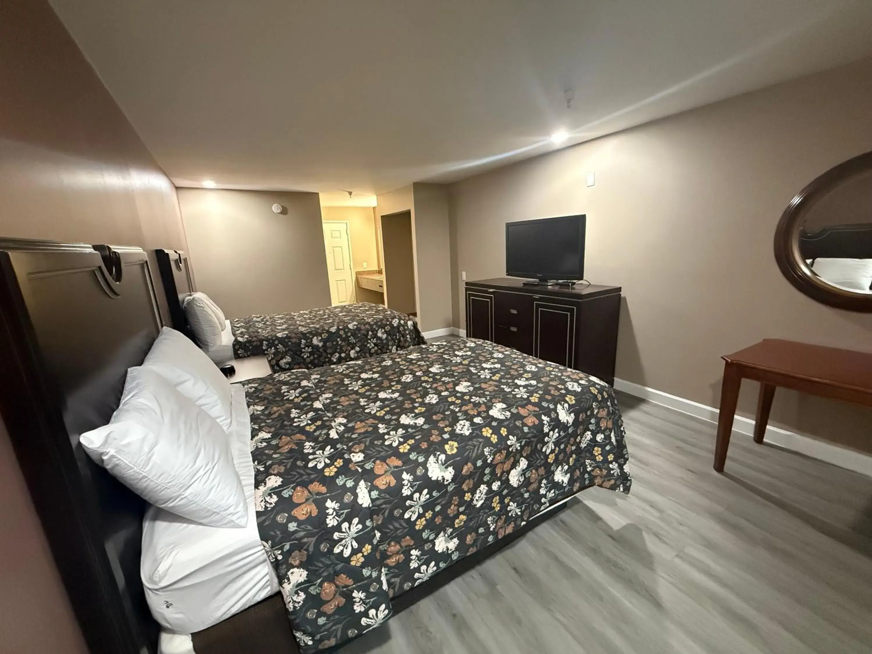 Double Room in Magnolia Bay Hotel & Suites Double Room in Magnolia Bay Hotel & Suites