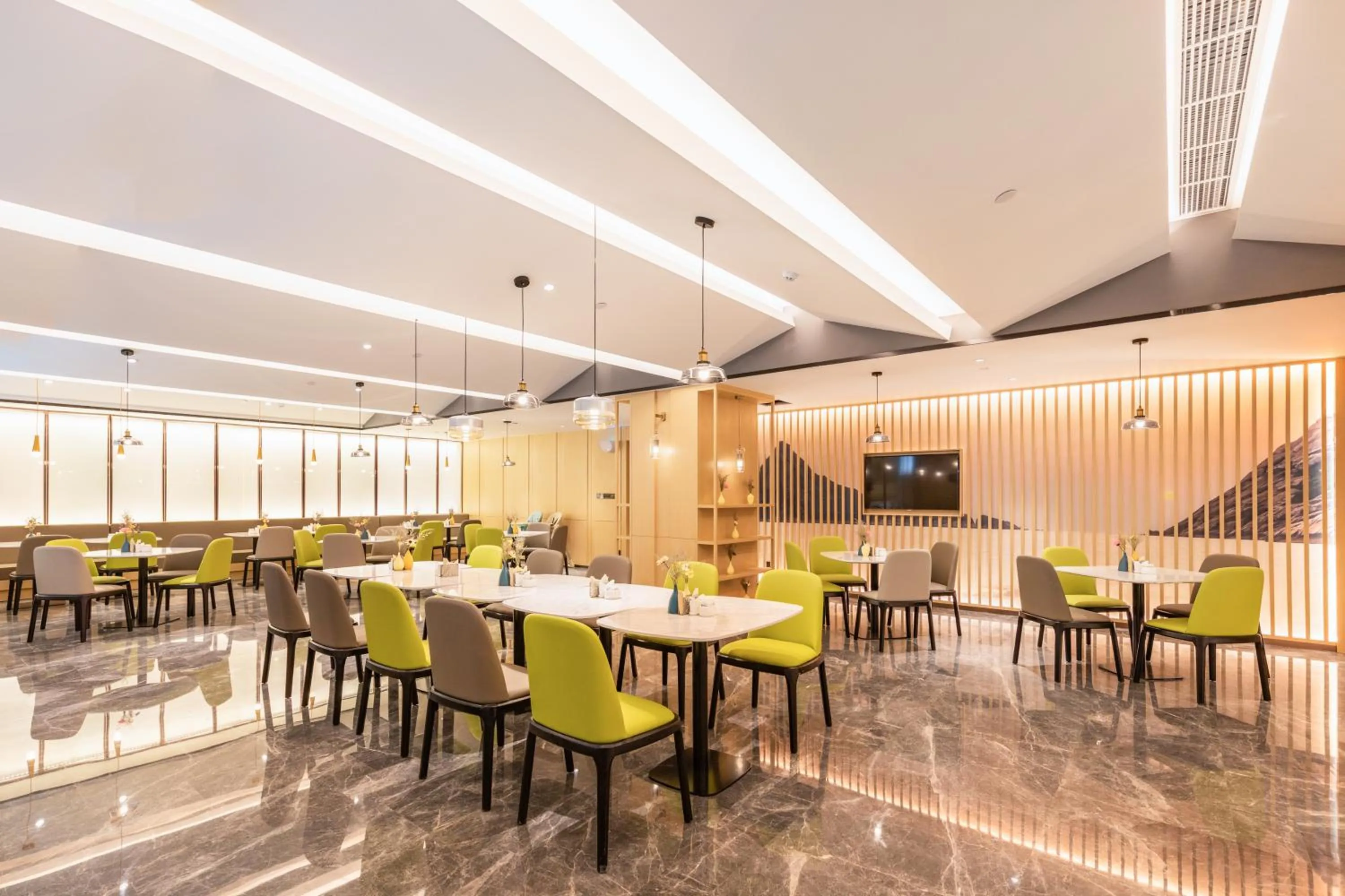 Restaurant/places to eat in Atour Hotel Zhuhai Xiangzhou Aoyuan Plaza